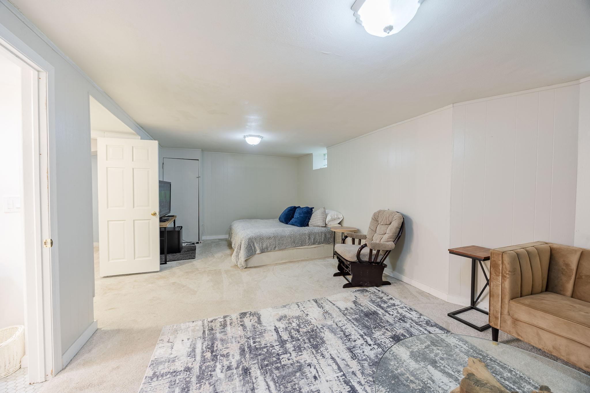 2012 Selby Avenue Property Photo 32