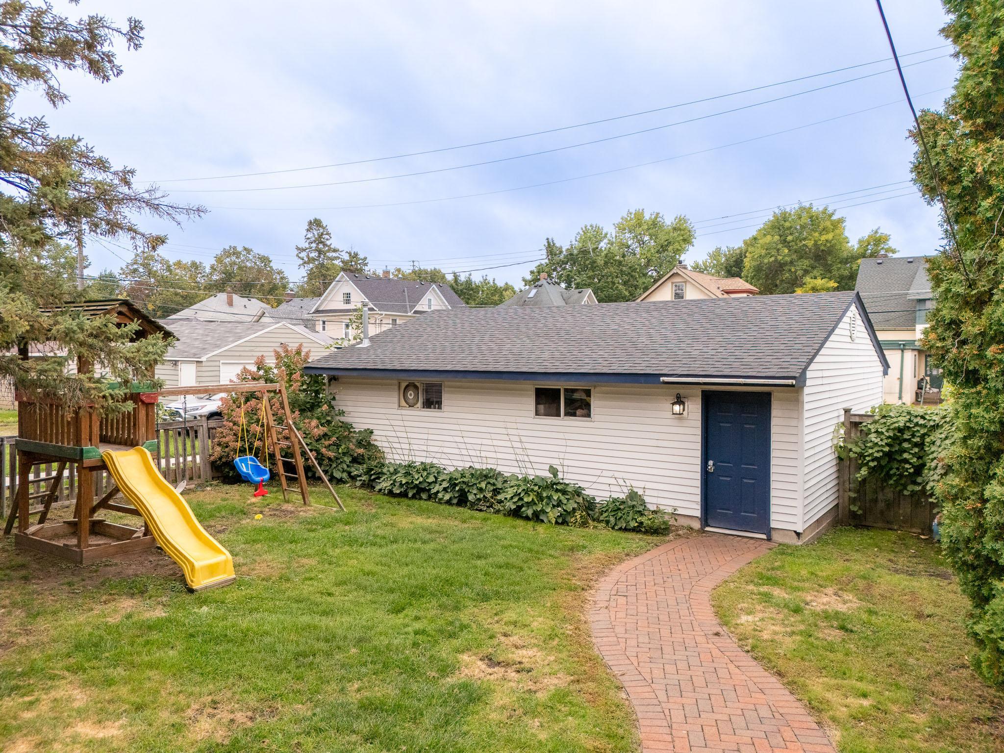2012 Selby Avenue Property Photo 38