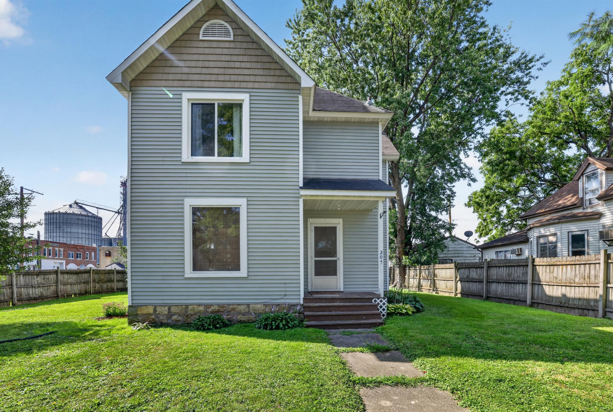 205 2nd Street Property Photo 52