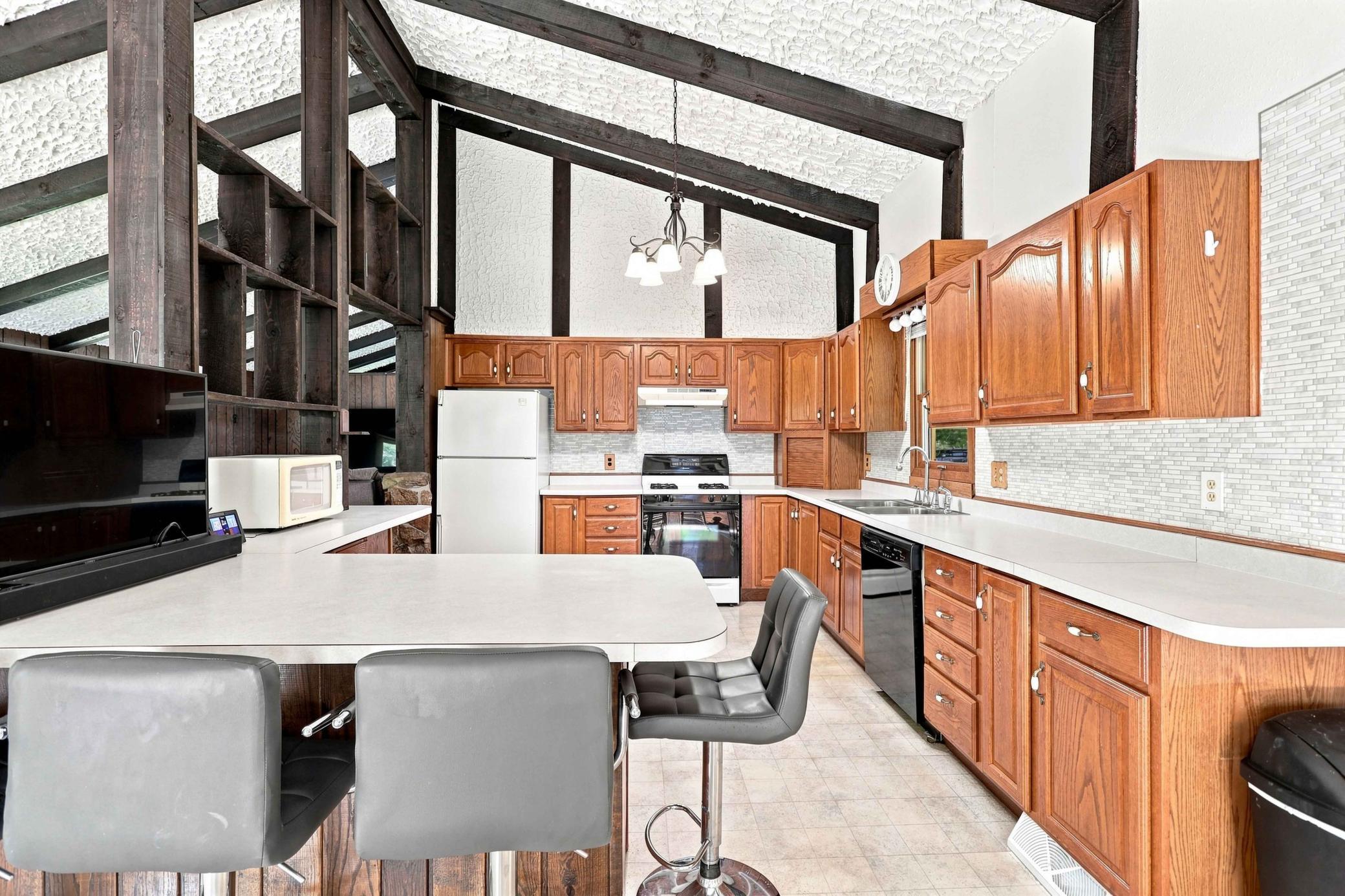26651 Riverview Drive Property Photo 13