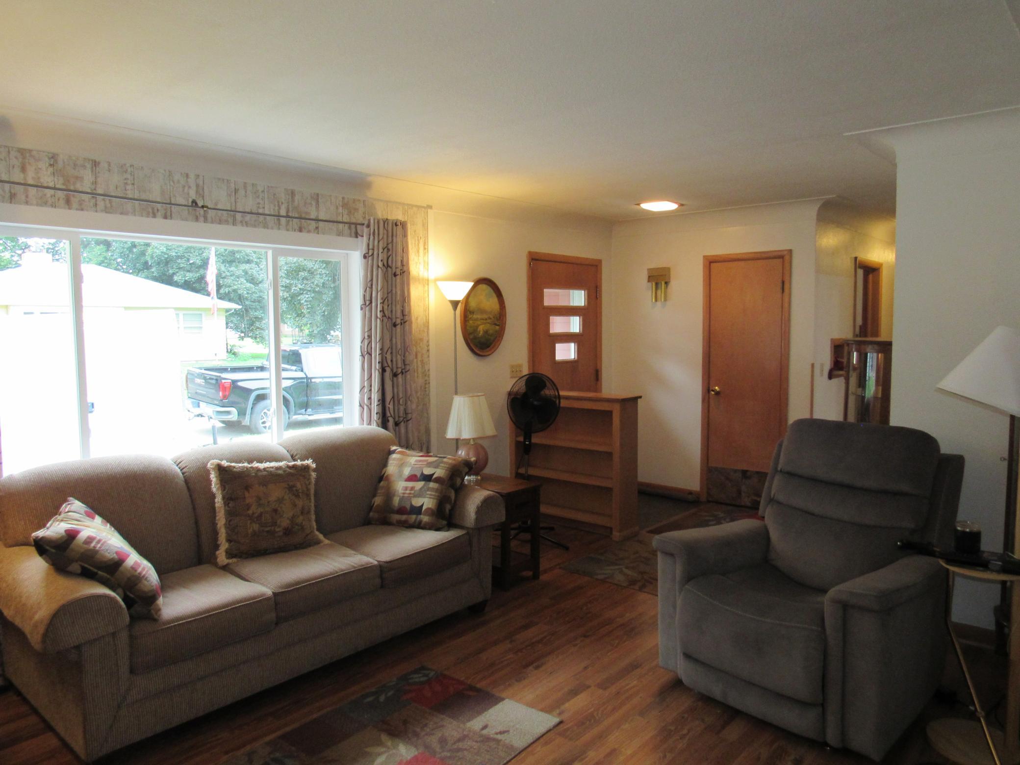 102 6th Street S Property Photo 9