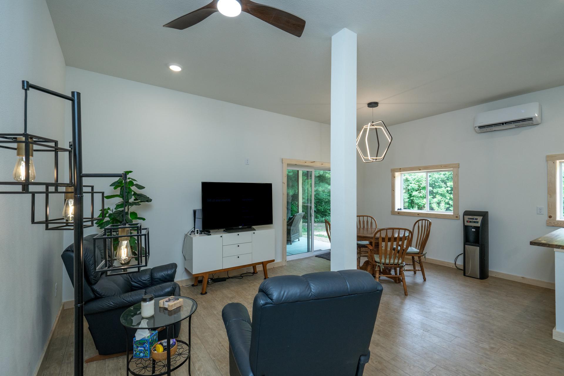 4707 Red Pine Drive Nw Property Photo 10