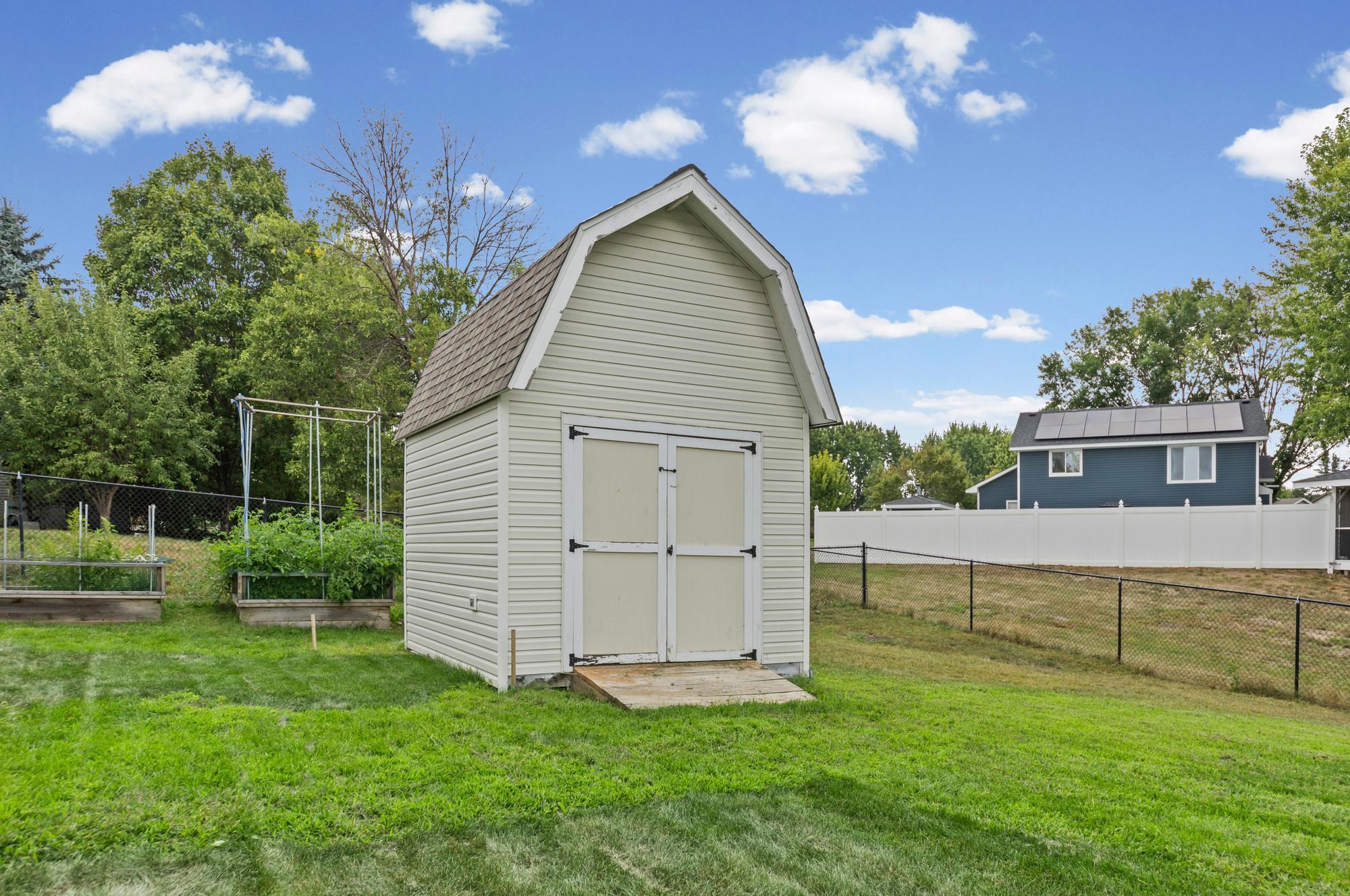 9024 Nevada Avenue N Property Photo 27