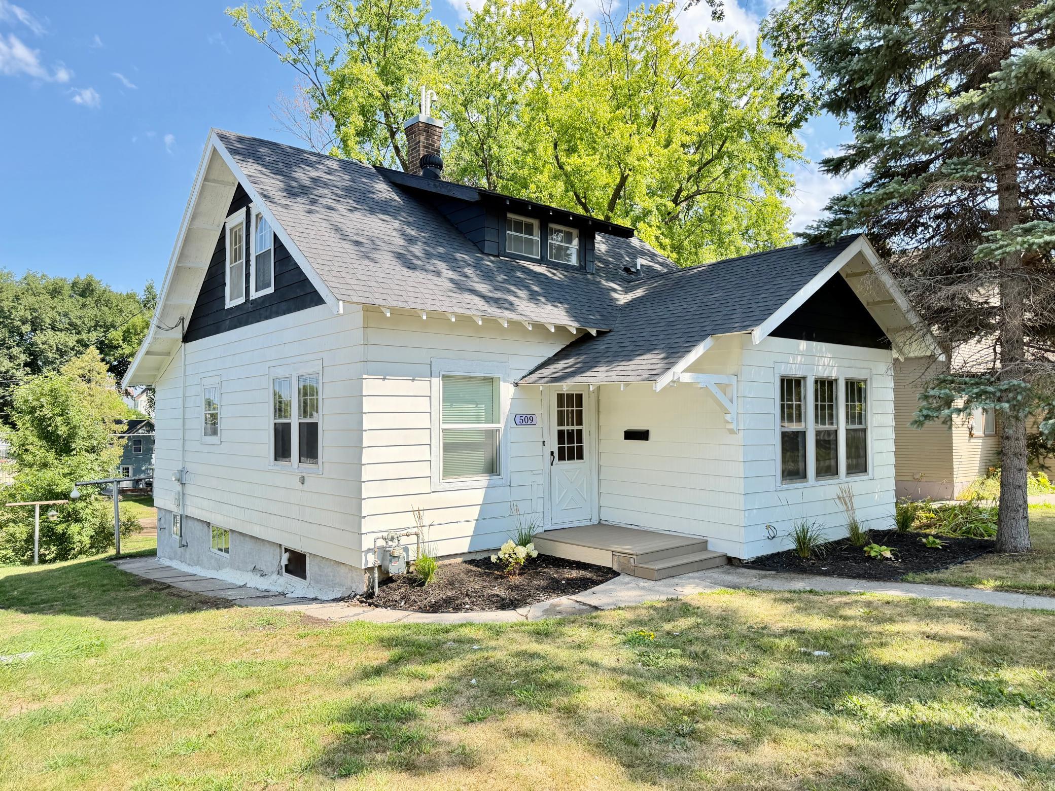 509 E Vernon Avenue Property Photo 1