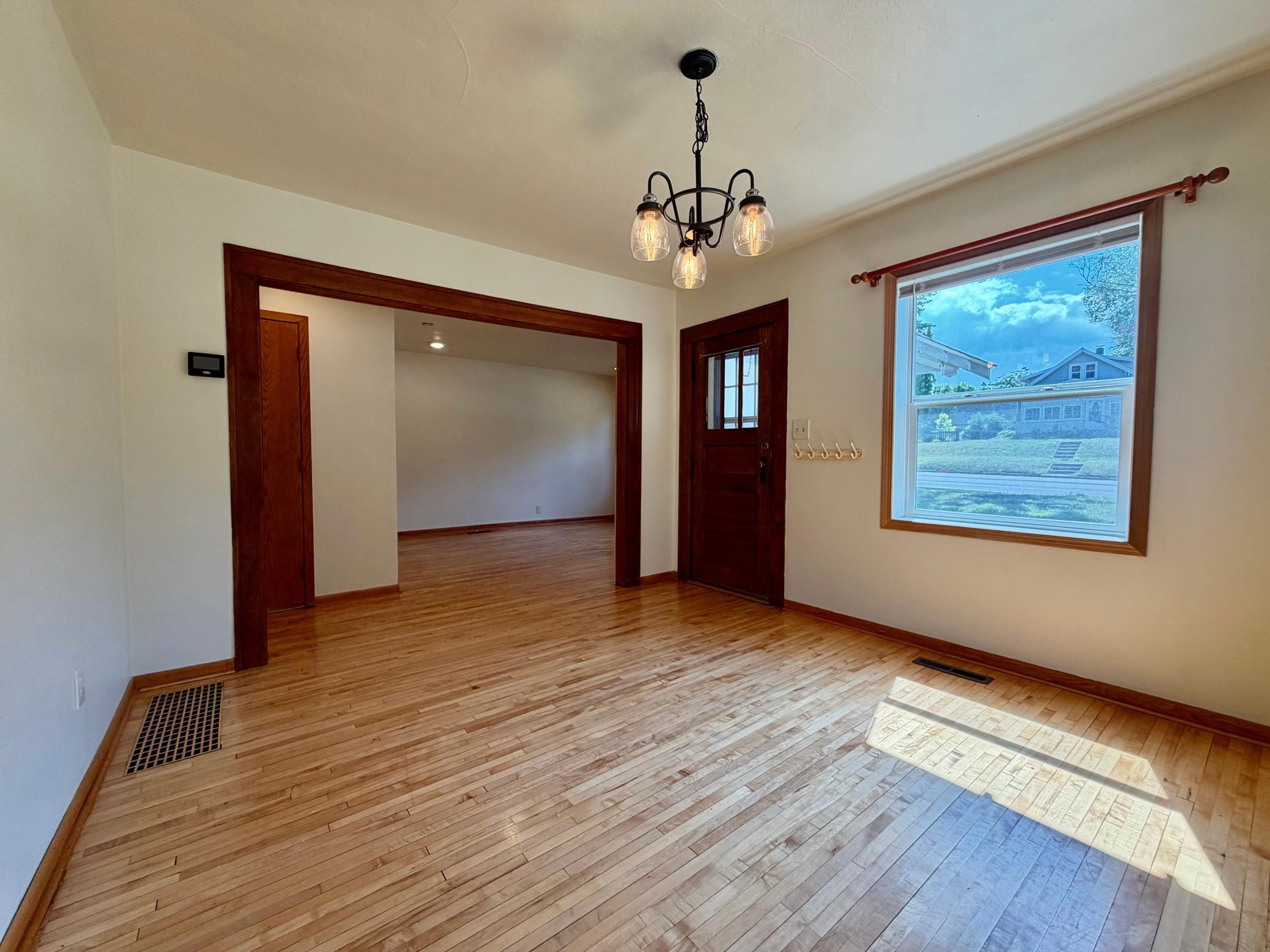 509 E Vernon Avenue Property Photo 7
