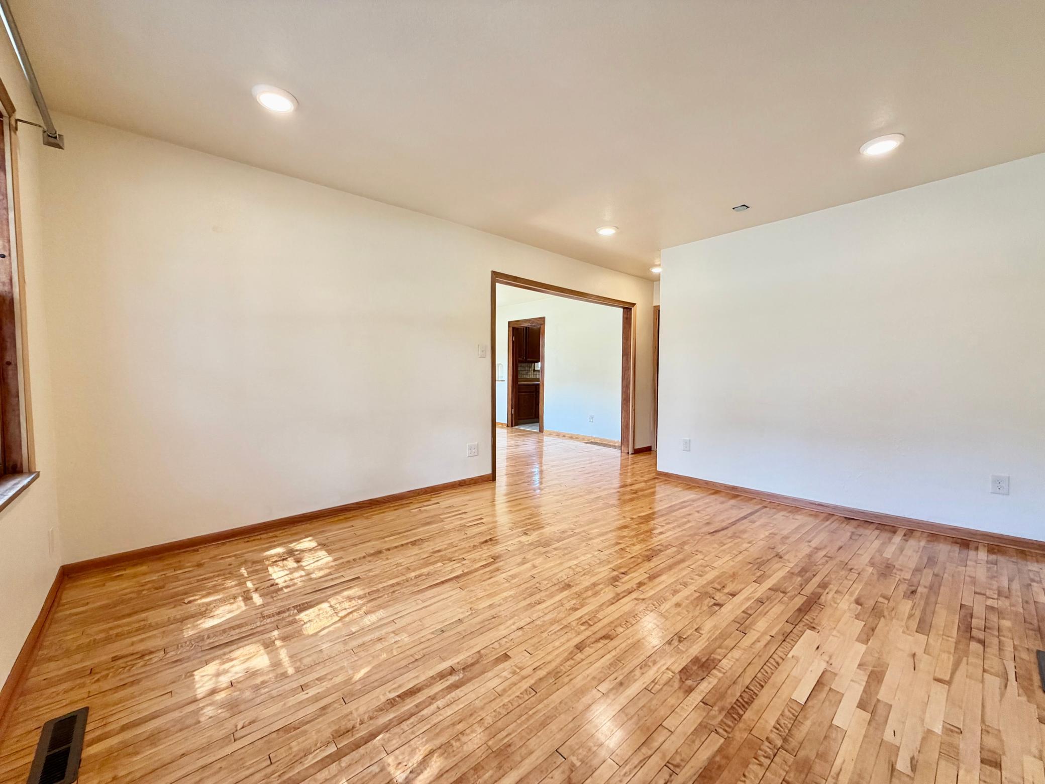 509 E Vernon Avenue Property Photo 10