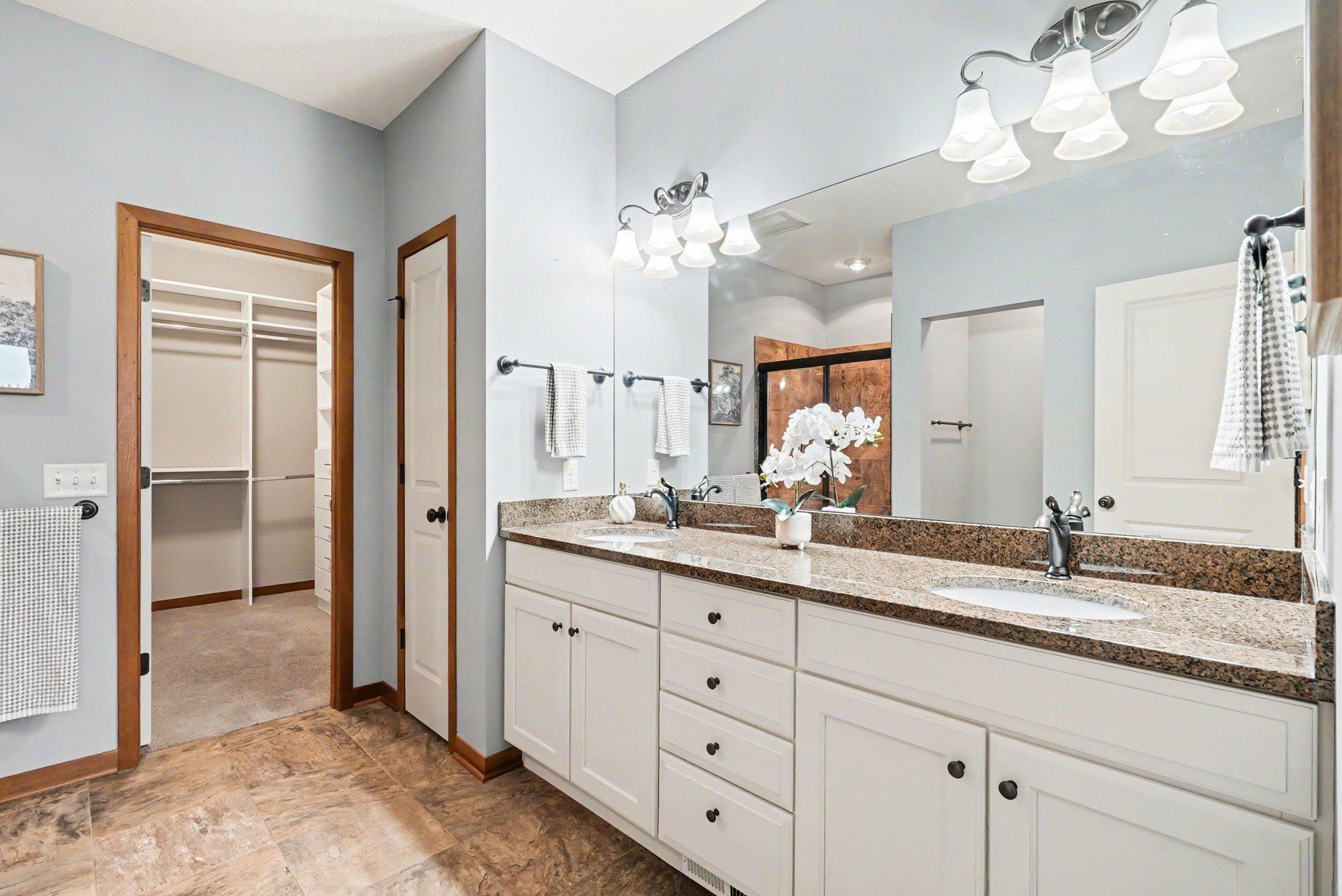 10776 Lyndale Bluffs Trail Property Photo 28