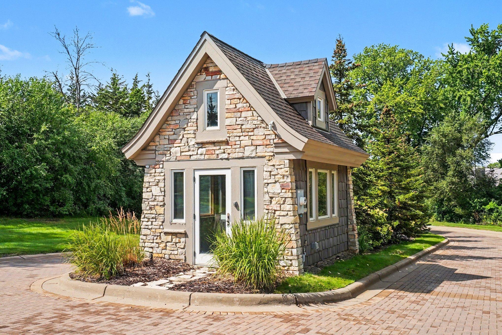 10776 Lyndale Bluffs Trail Property Photo 47