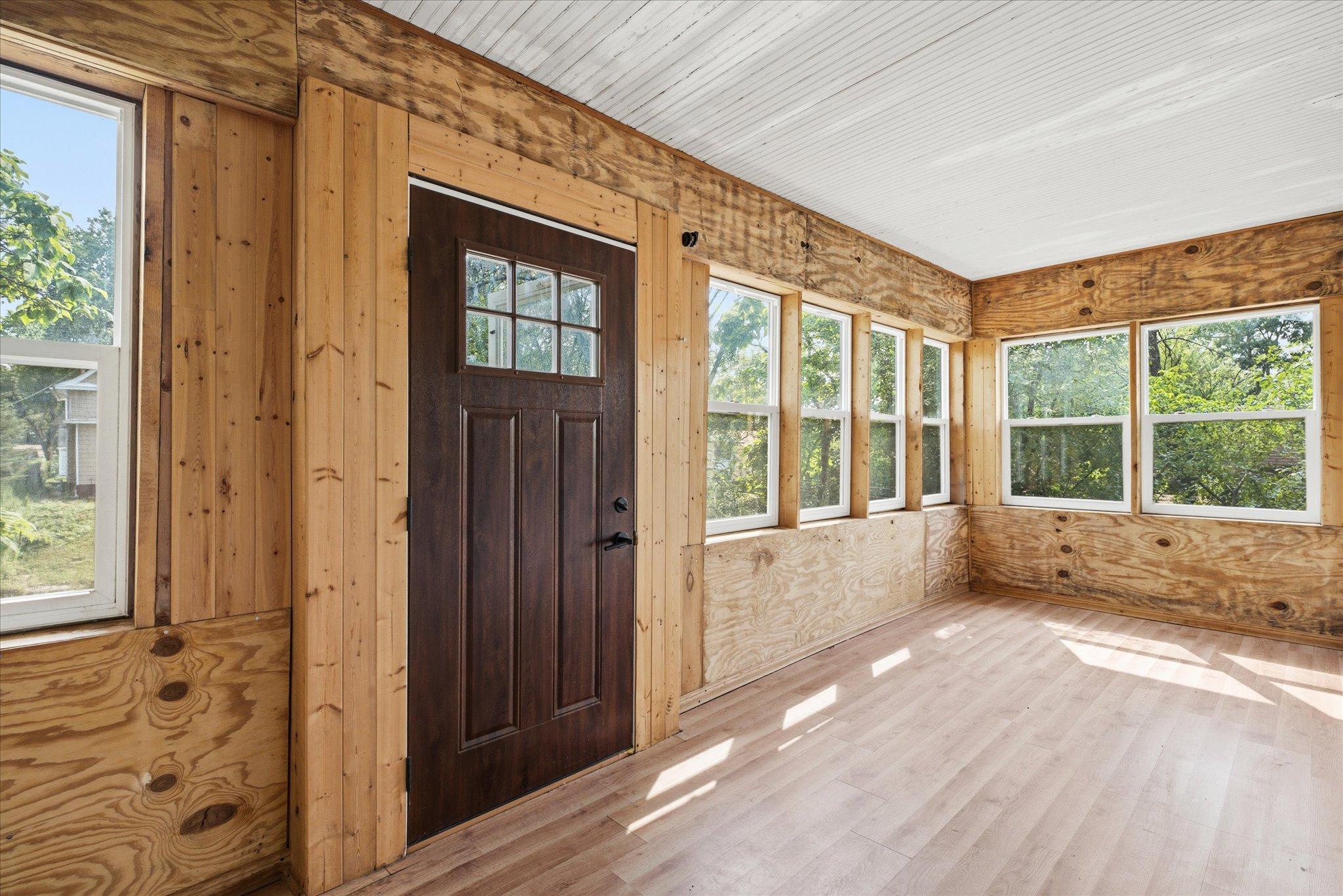 1565 7th Street E Property Photo 5