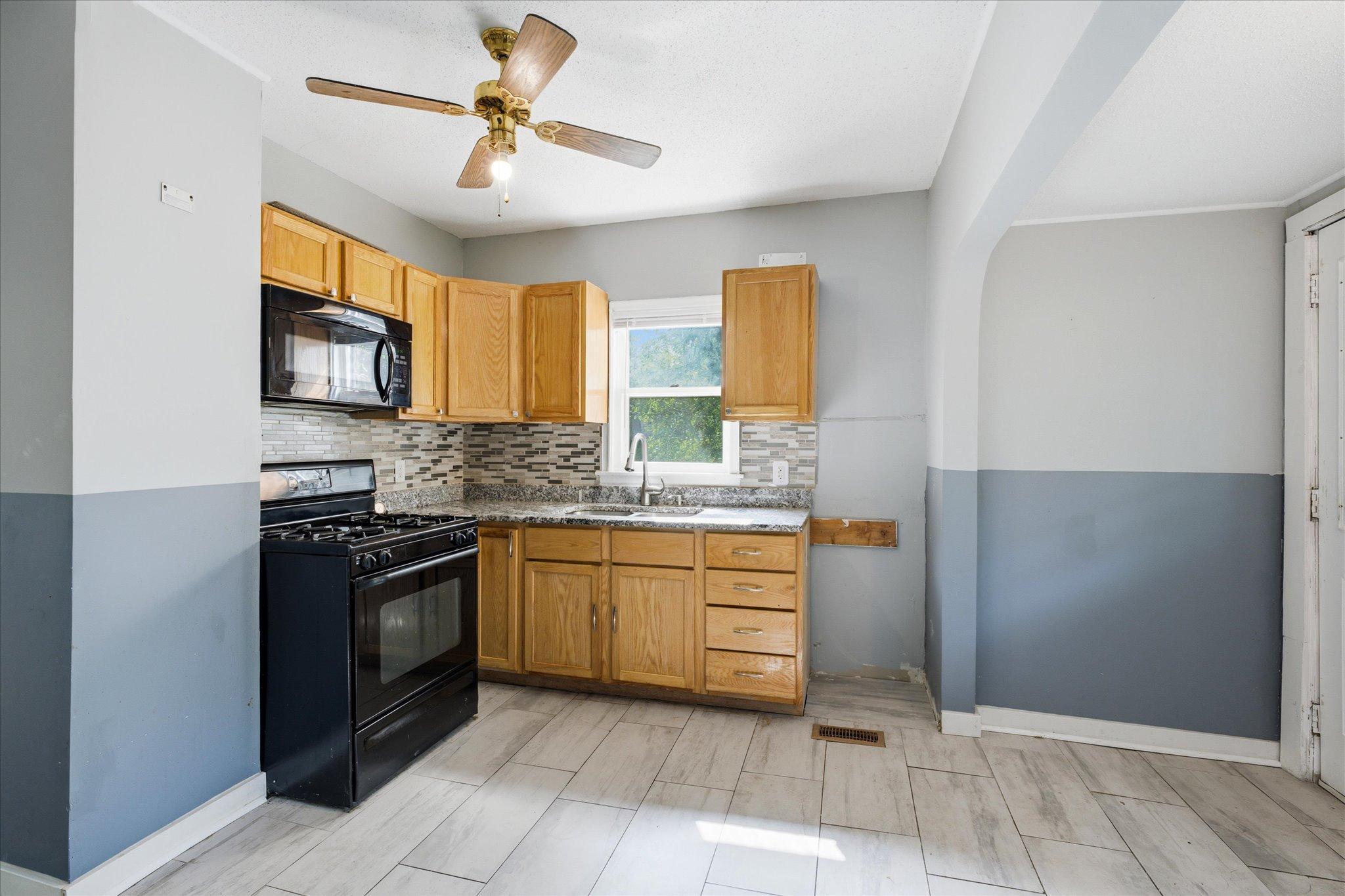 1565 7th Street E Property Photo 8