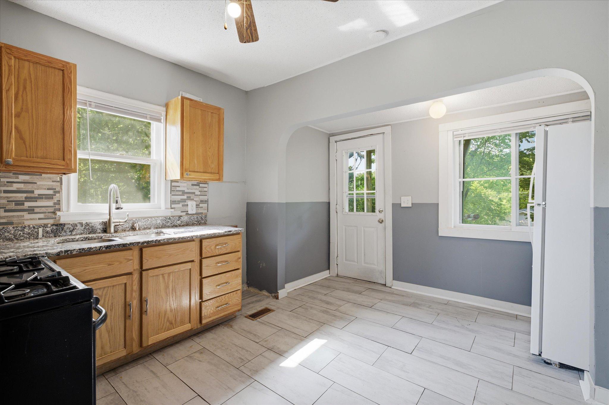 1565 7th Street E Property Photo 9