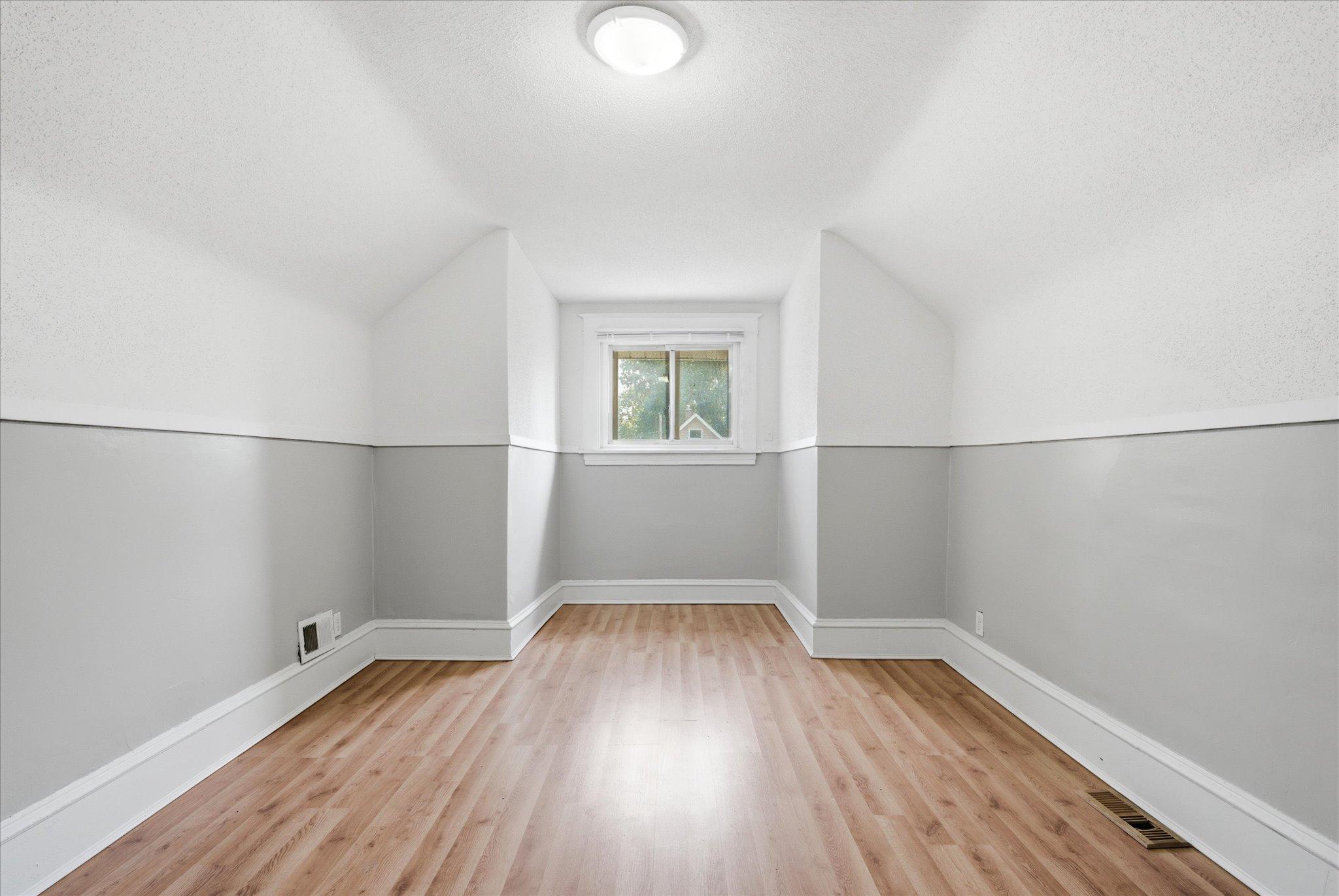 1565 7th Street E Property Photo 10