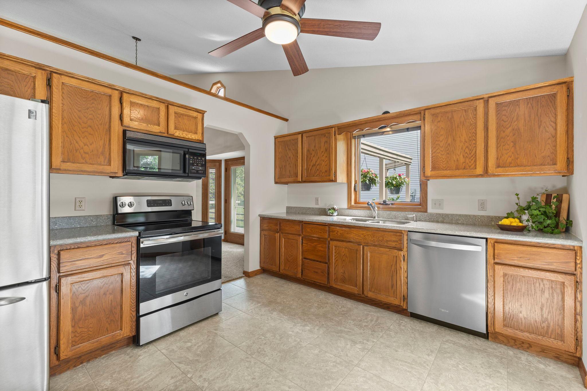 987 Kettle Creek Road Property Photo 4