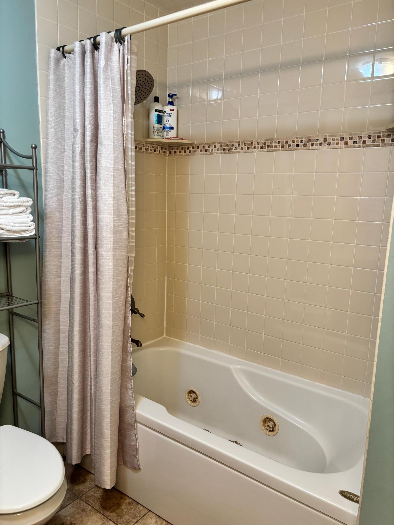 2526 Albion Avenue Property Photo 35