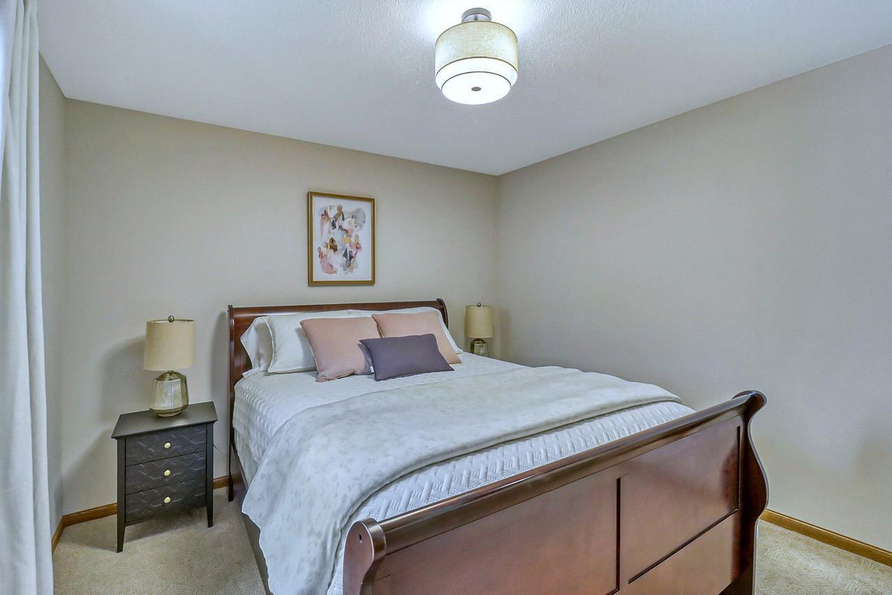 555 Queens Court Property Photo 56