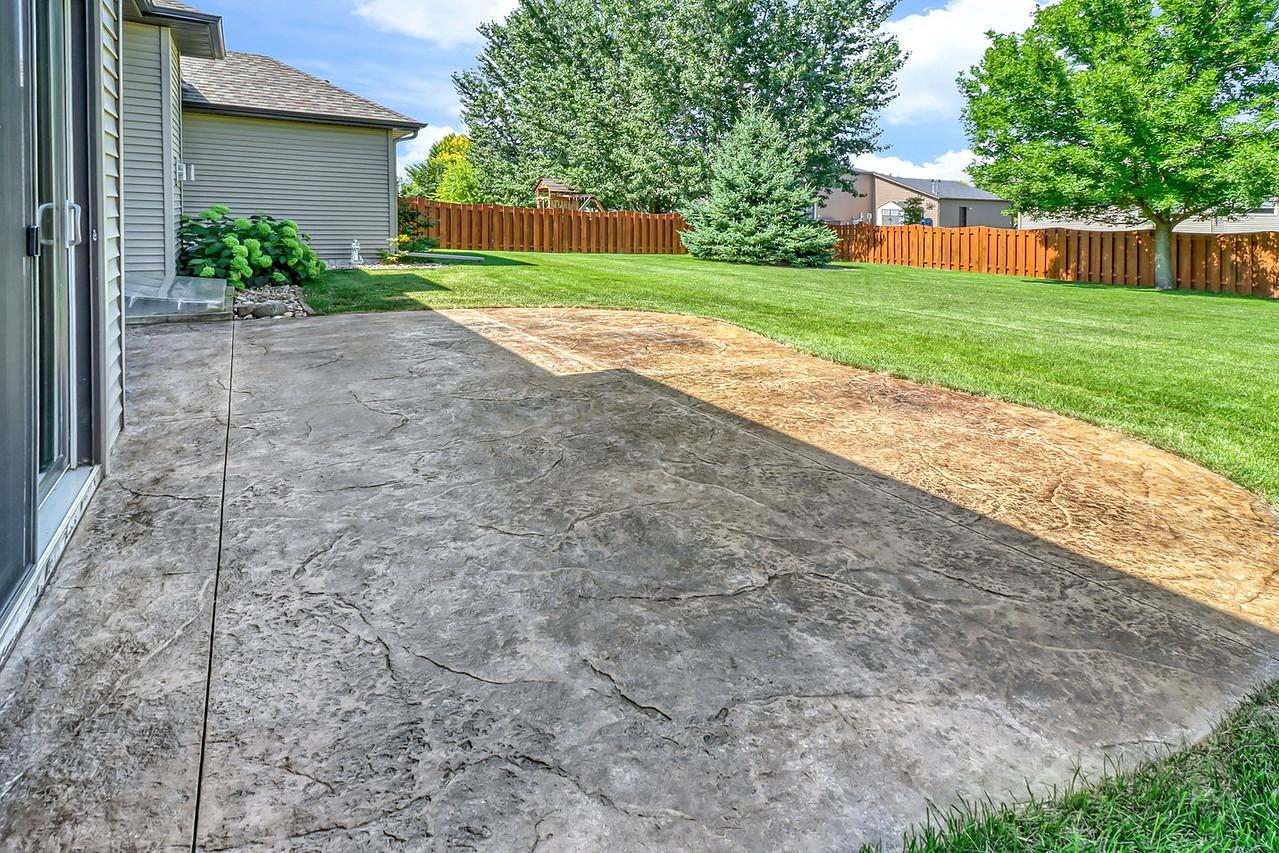 555 Queens Court Property Photo 63