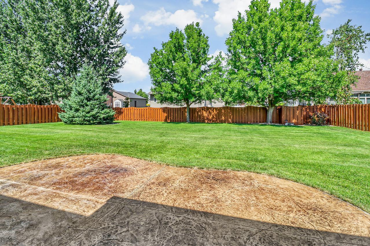 555 Queens Court Property Photo 66