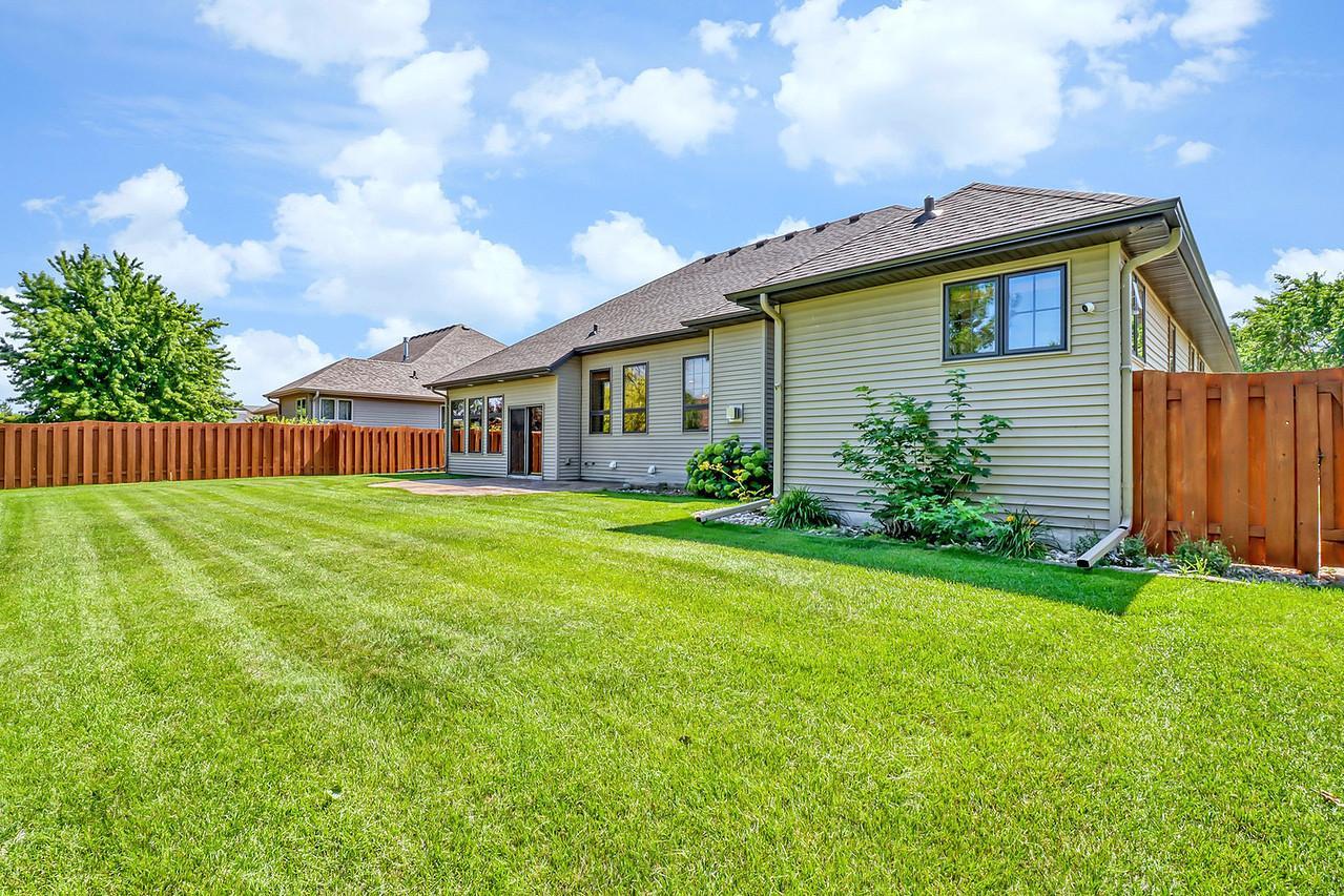 555 Queens Court Property Photo 67