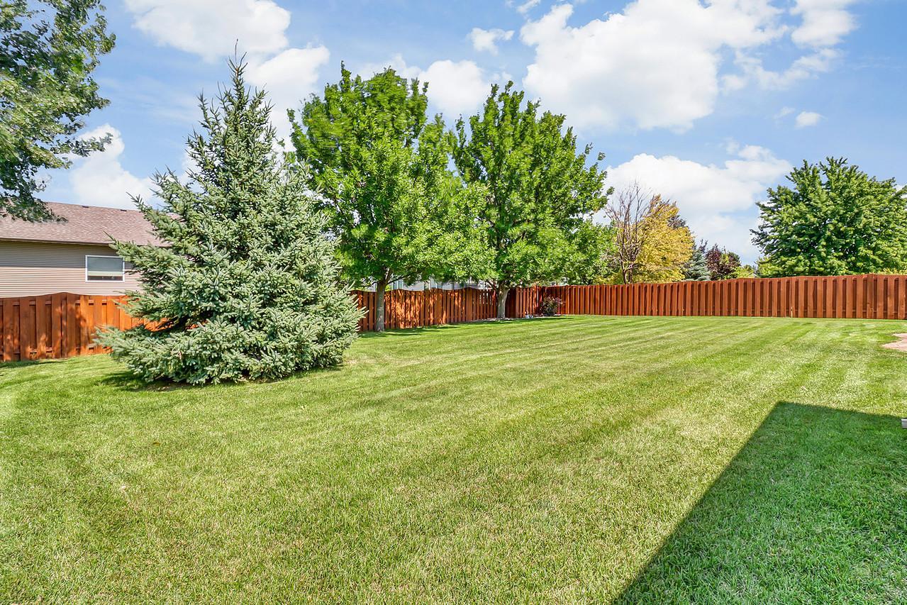 555 Queens Court Property Photo 68