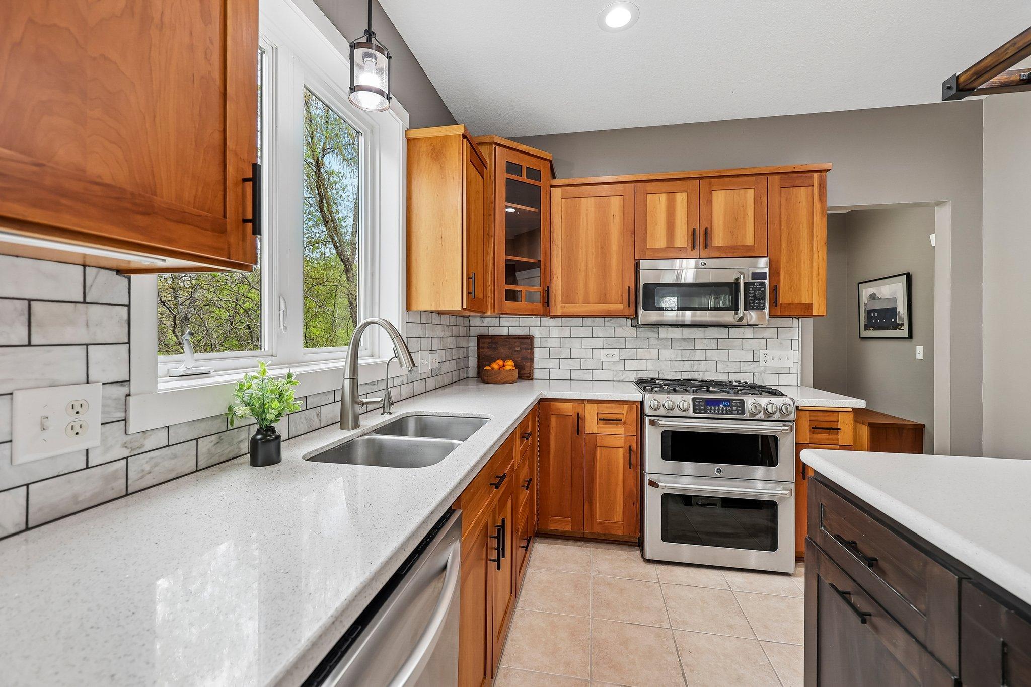 4798 Red Pine Court Property Photo 6
