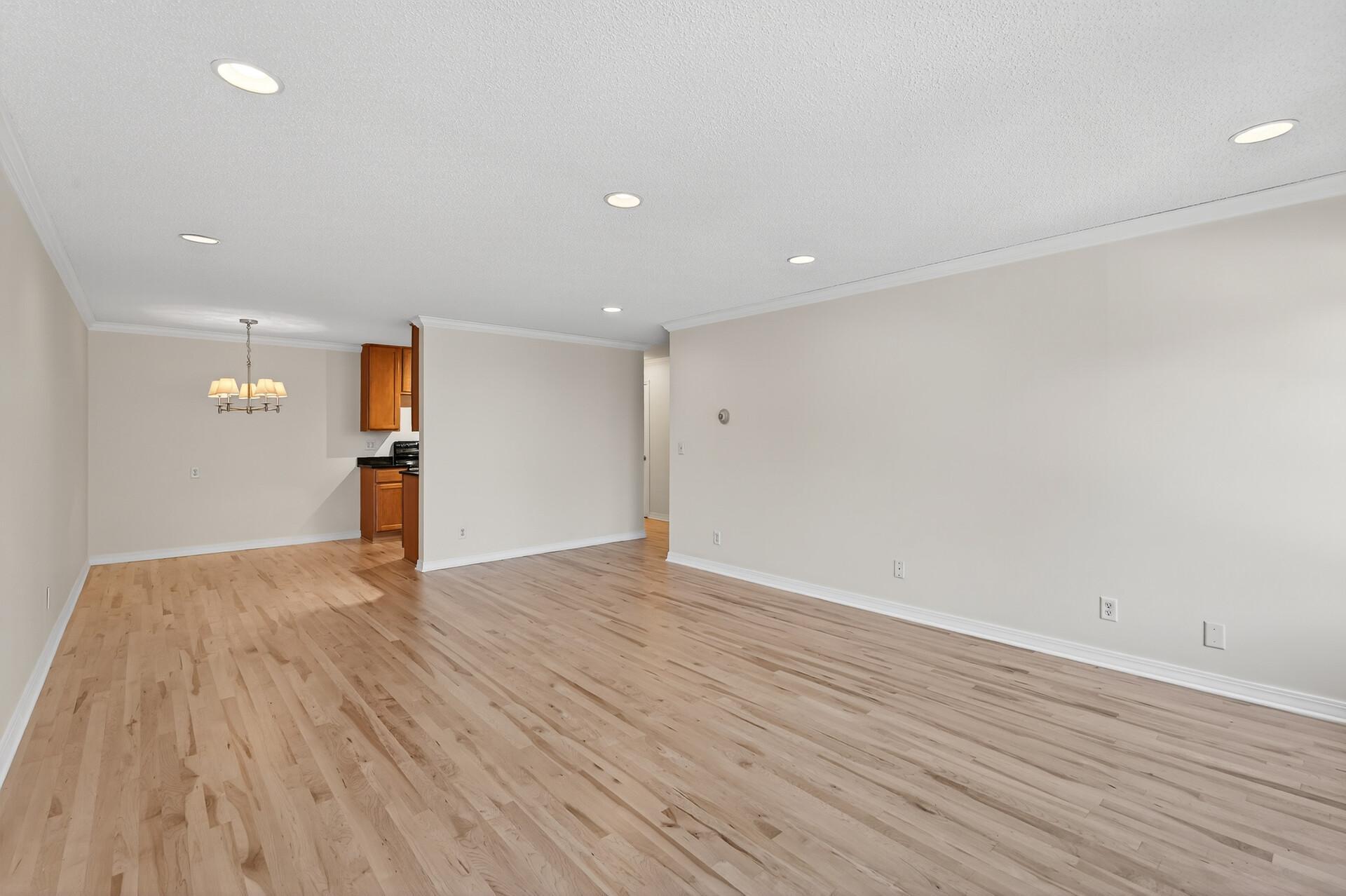 821 Douglas Avenue 204 Property Photo 6