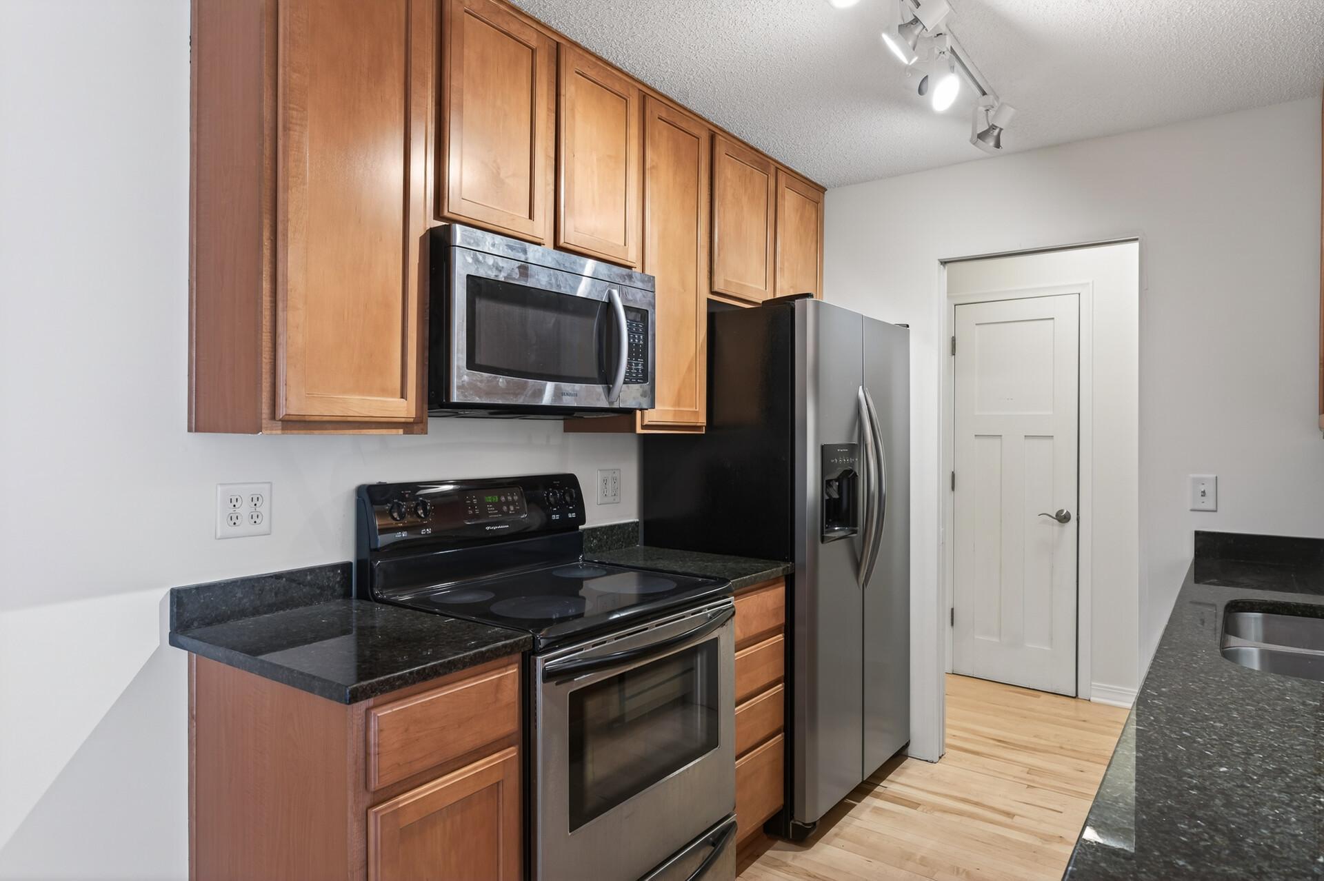 821 Douglas Avenue 204 Property Photo 7