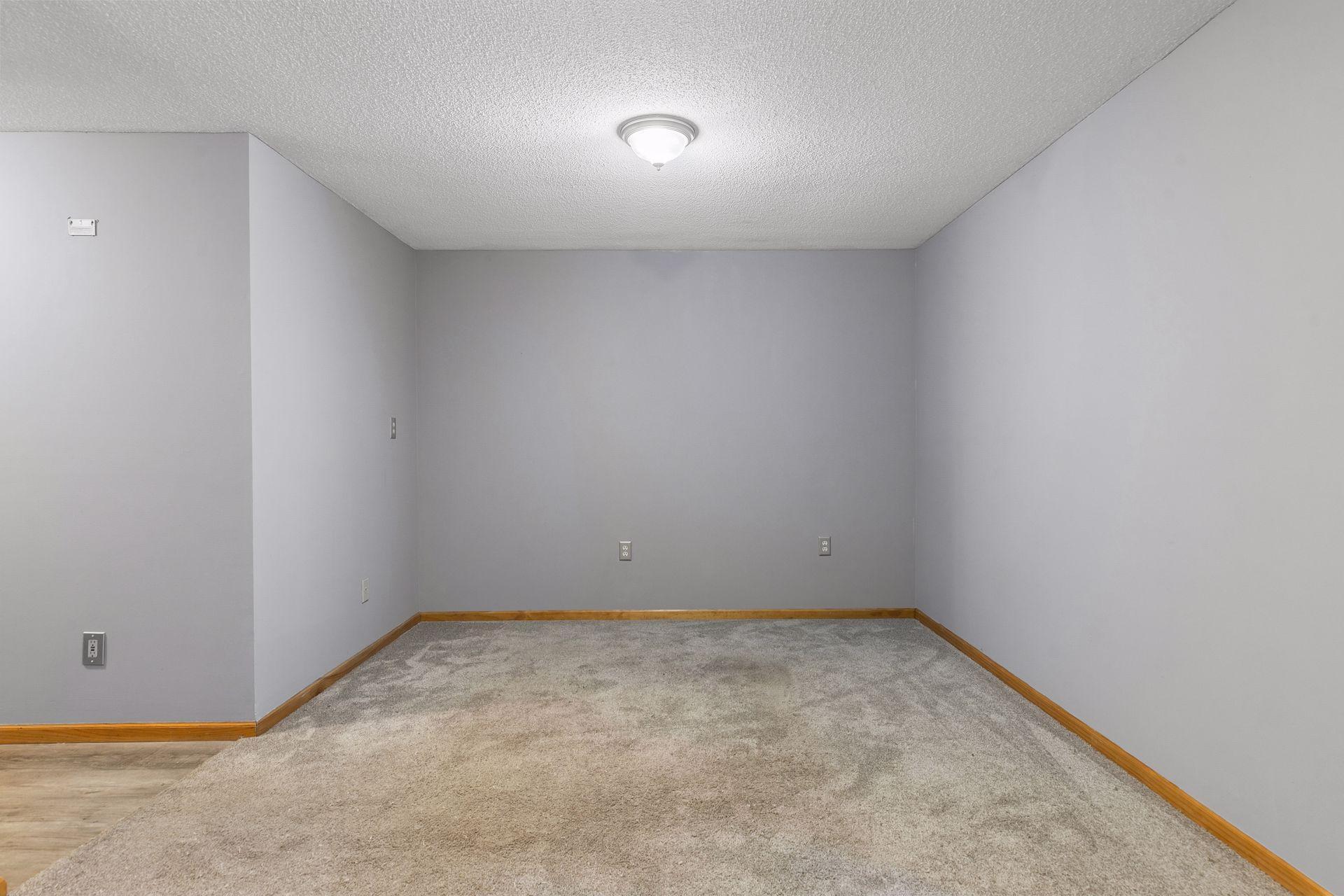 109 South Drive D Property Photo 14