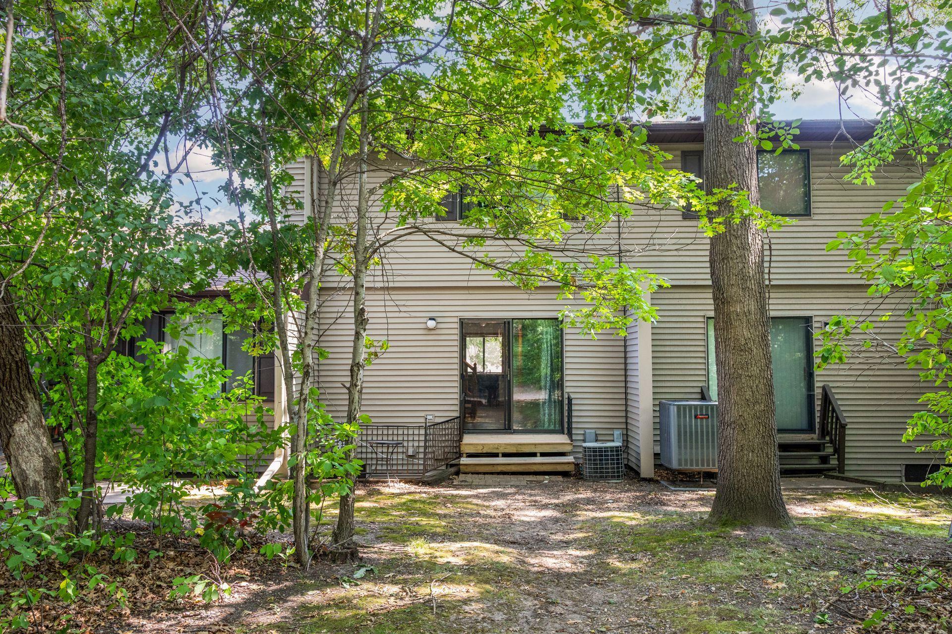 109 South Drive D Property Photo 16