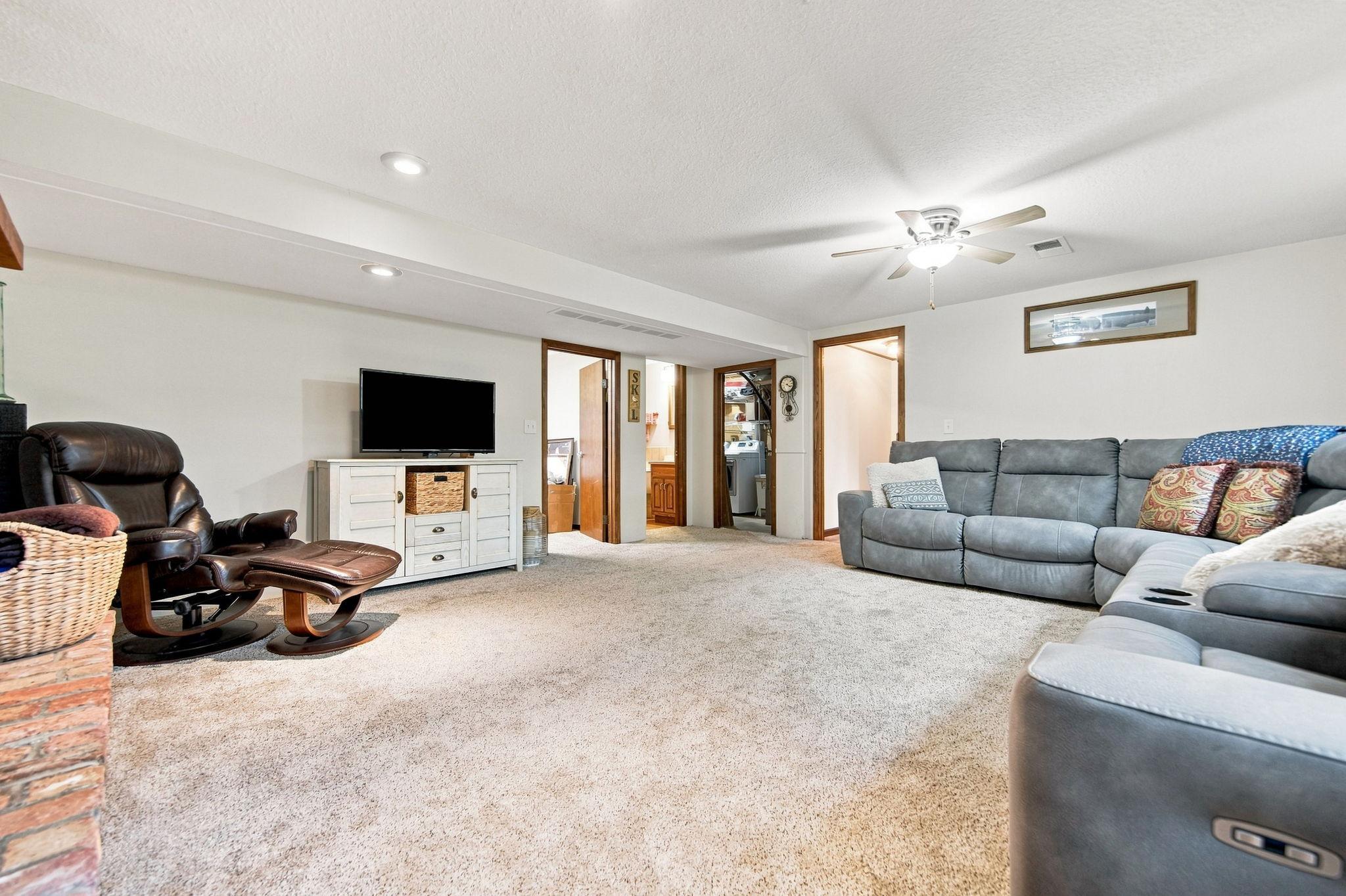 861 Willow Ridge 1 Property Photo 32