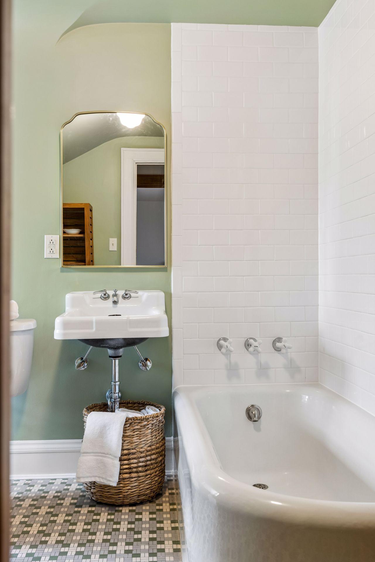 1465 Summit Avenue Property Photo 80