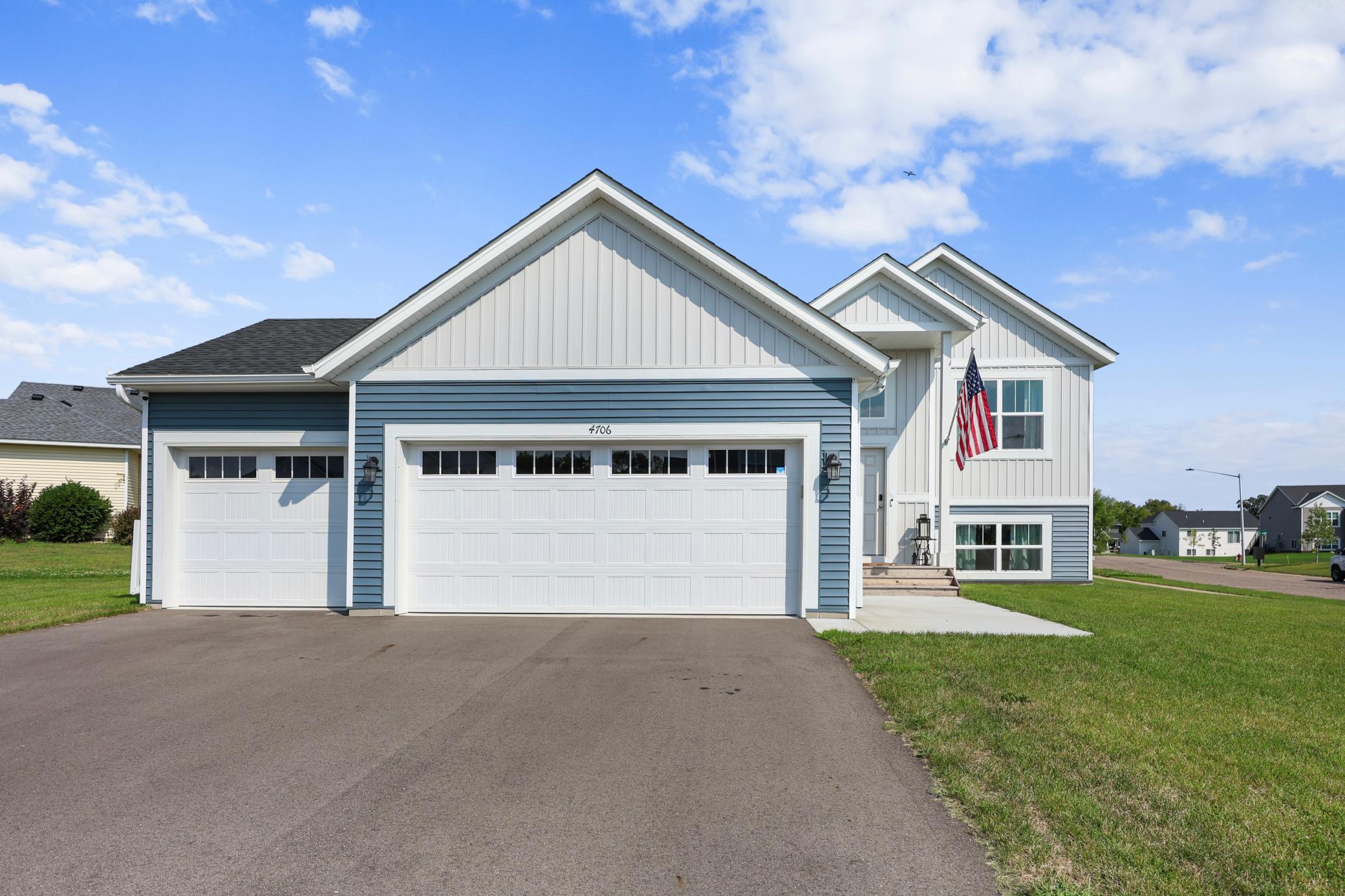 4706 8th Street Loop Ne Property Photo 1