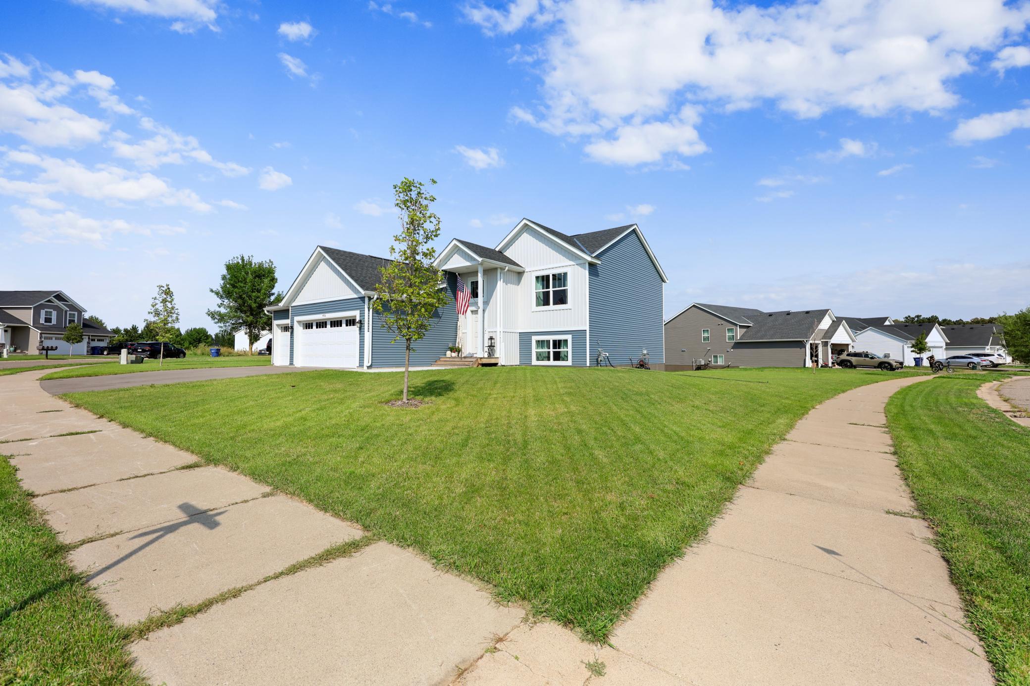 4706 8th Street Loop Ne Property Photo 2