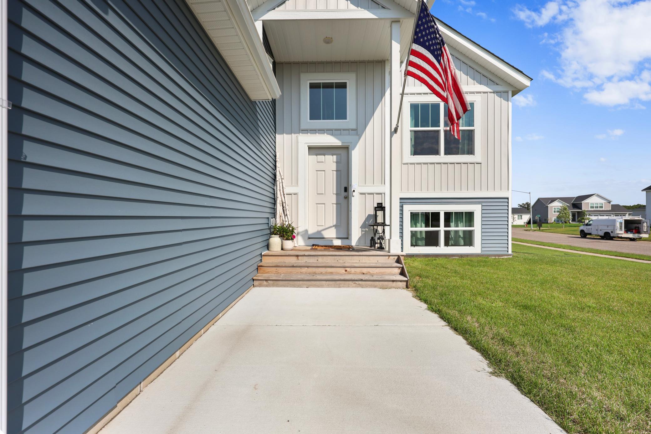 4706 8th Street Loop Ne Property Photo 6