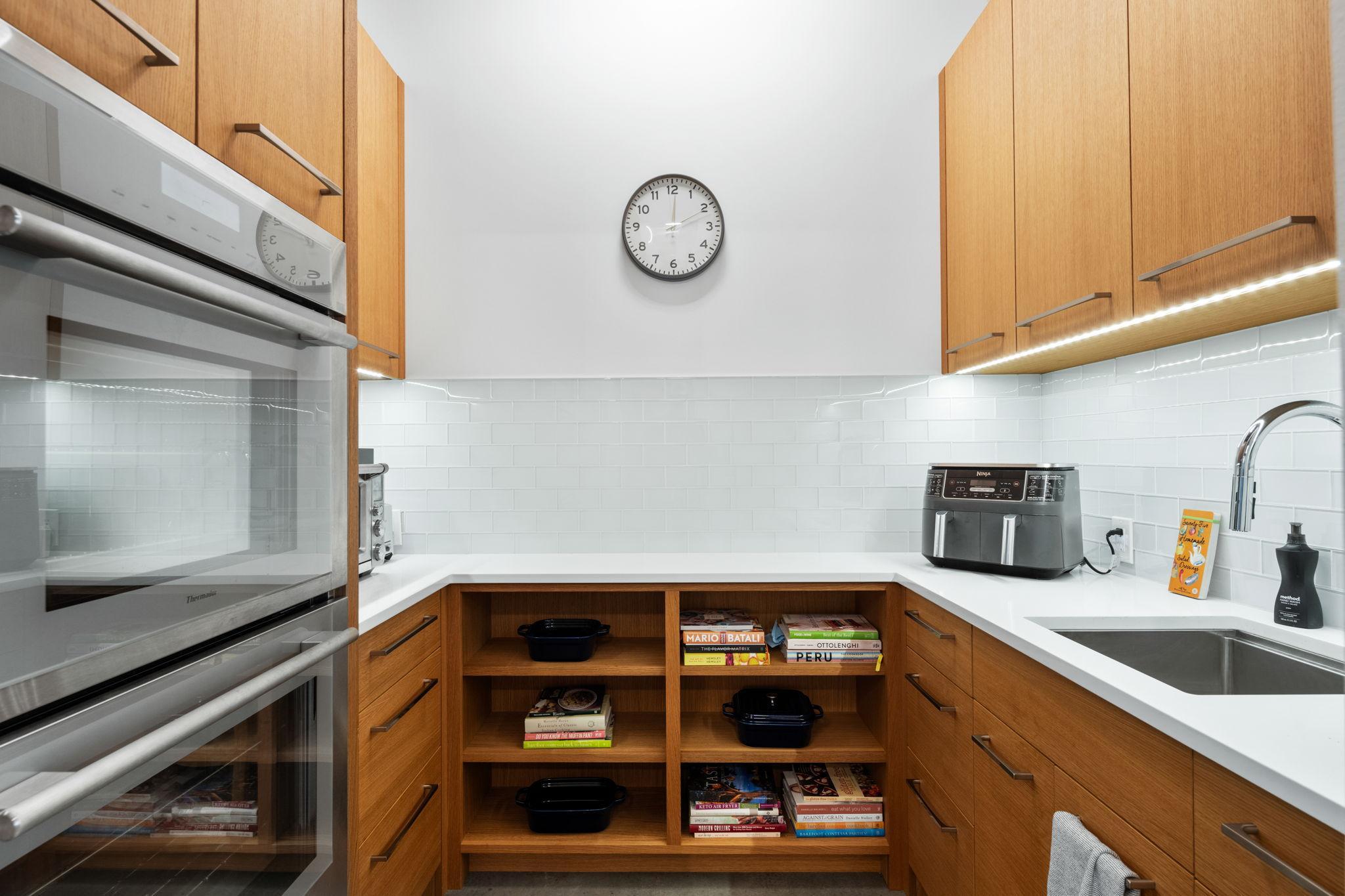 200 Park Avenue 401 Property Photo 10