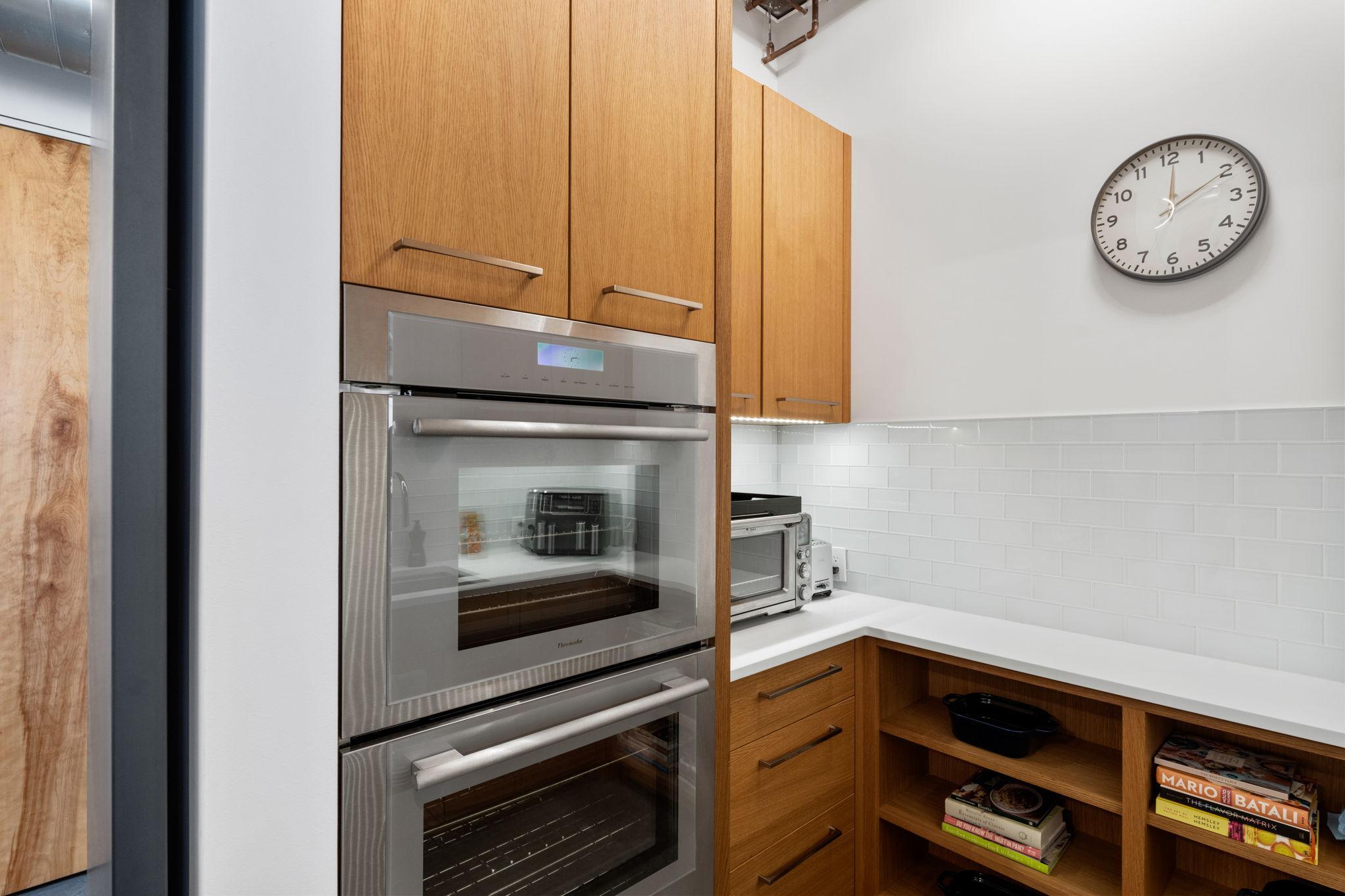 200 Park Avenue 401 Property Photo 11
