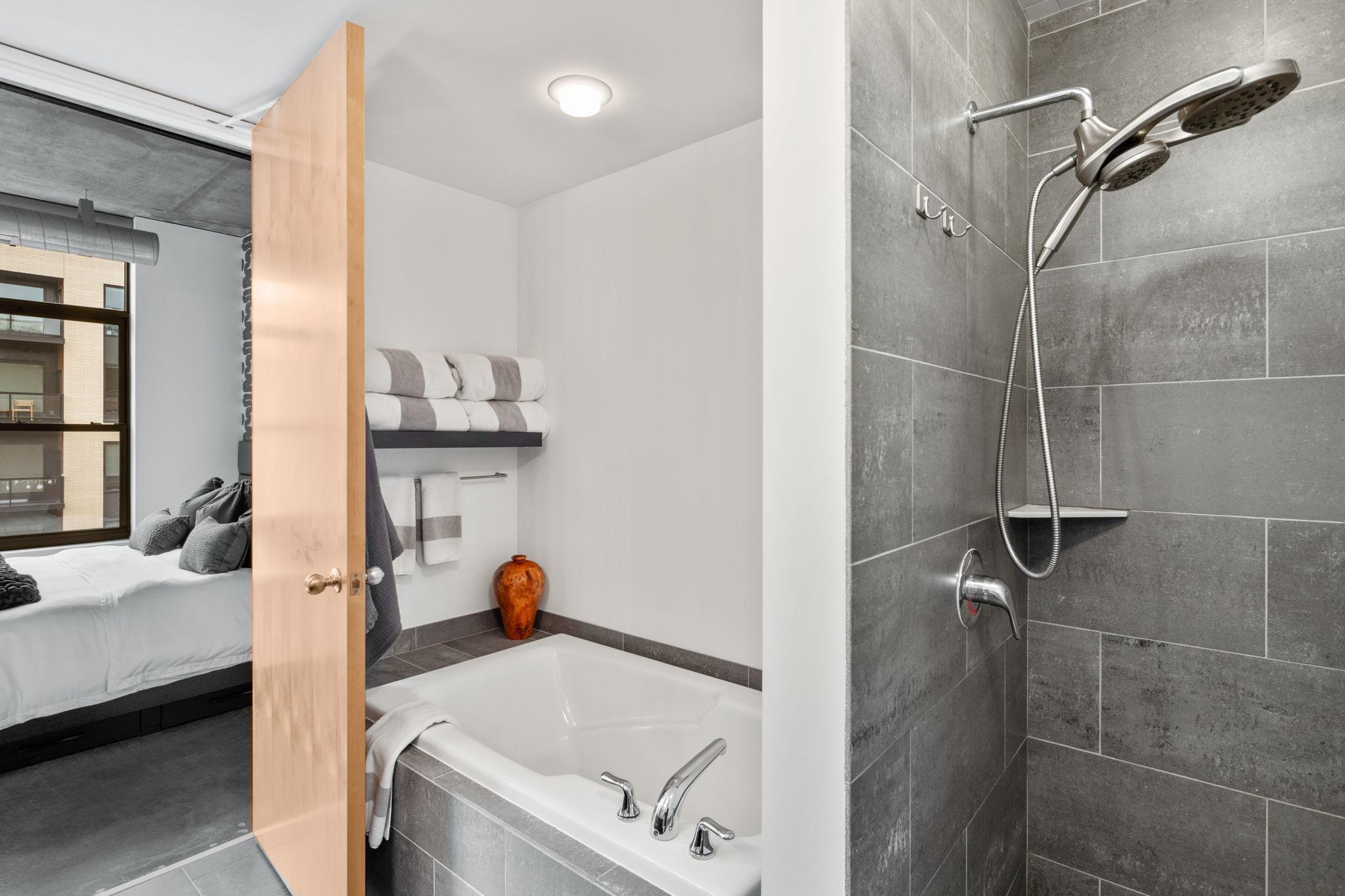 200 Park Avenue 401 Property Photo 29