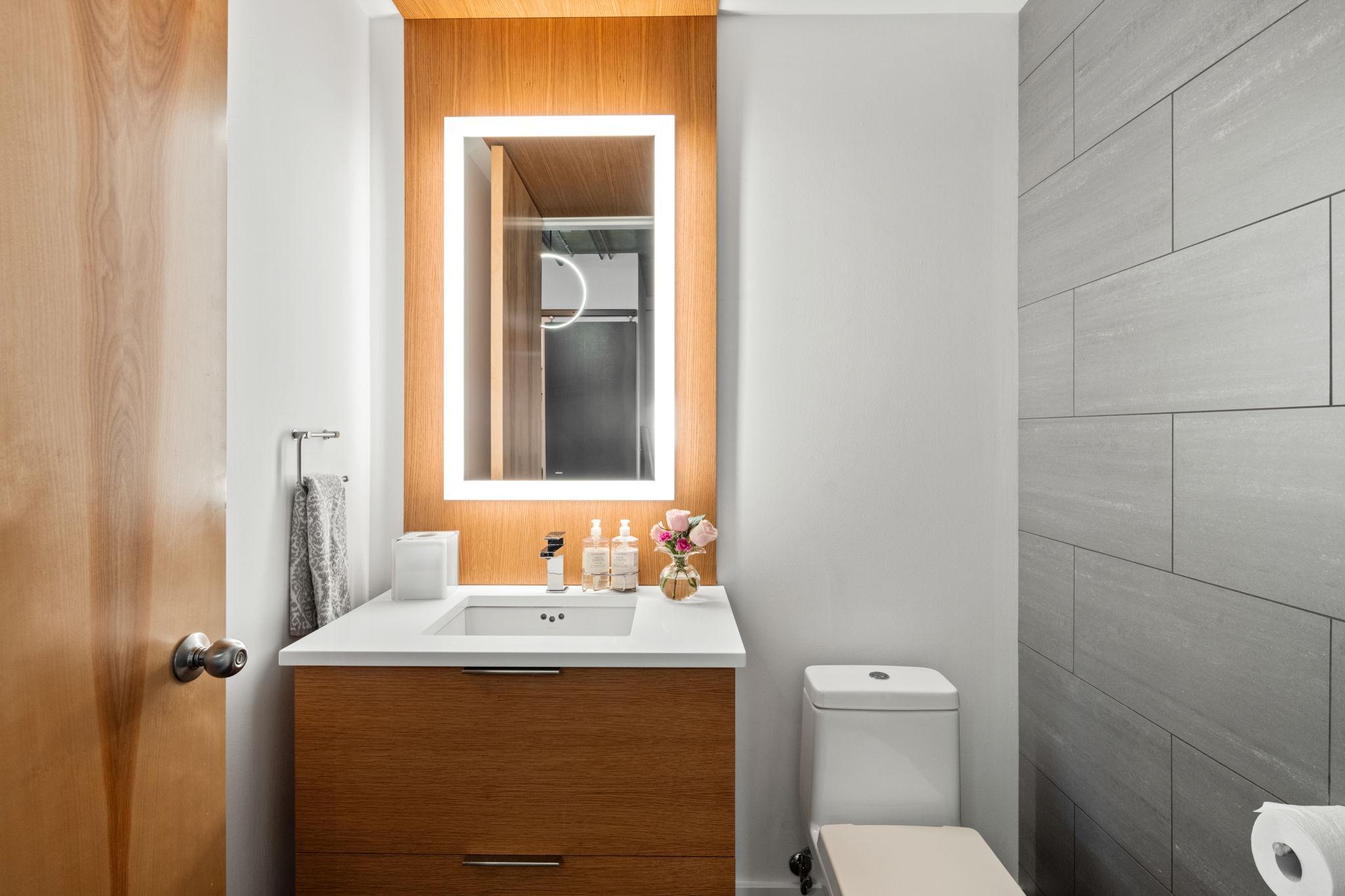 200 Park Avenue 401 Property Photo 32