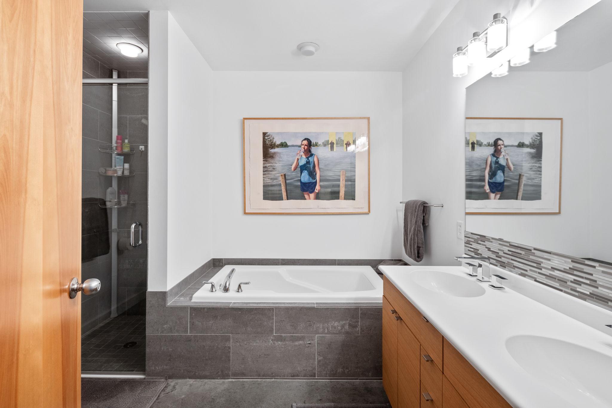 200 Park Avenue 401 Property Photo 37