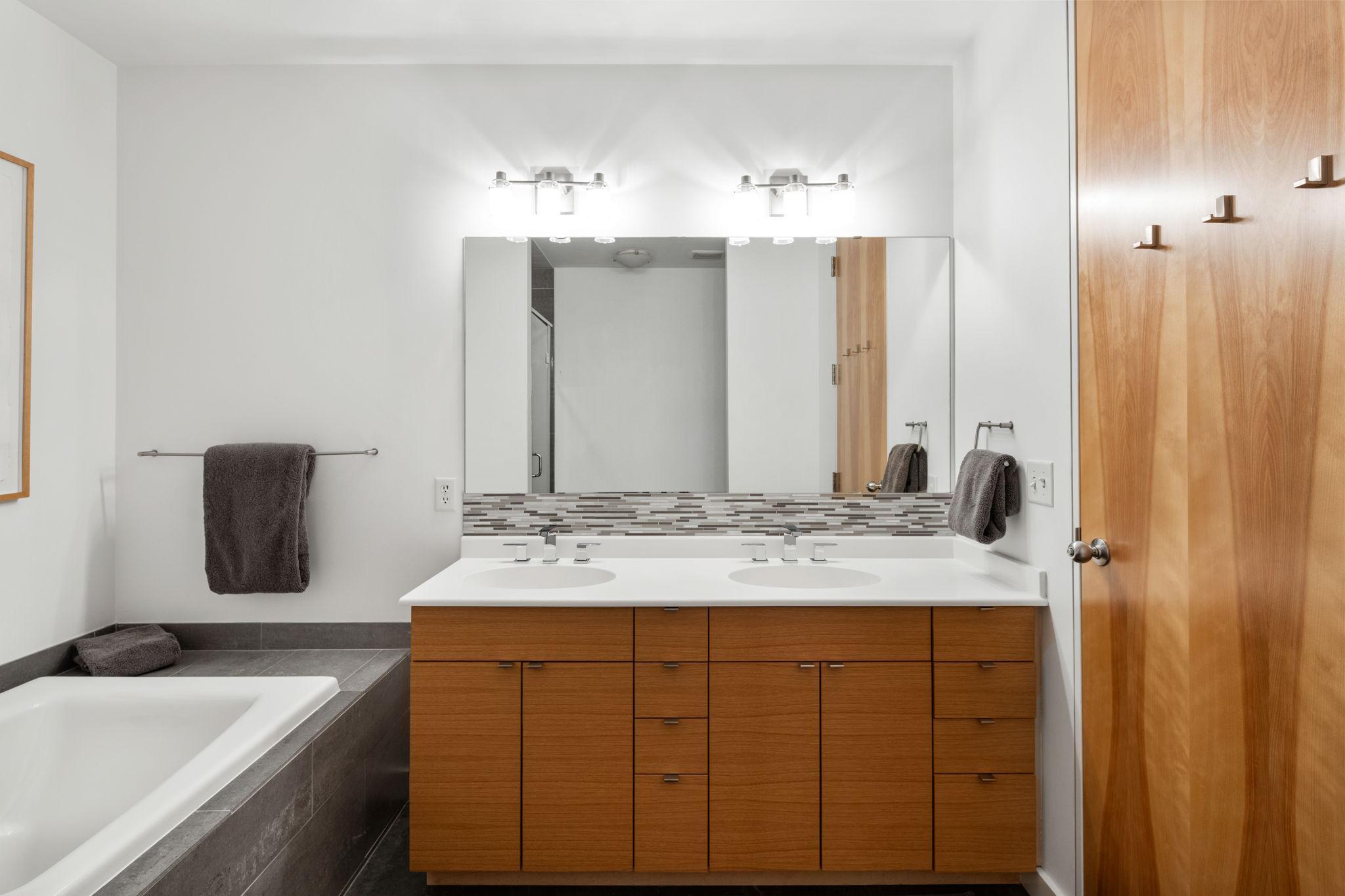 200 Park Avenue 401 Property Photo 38