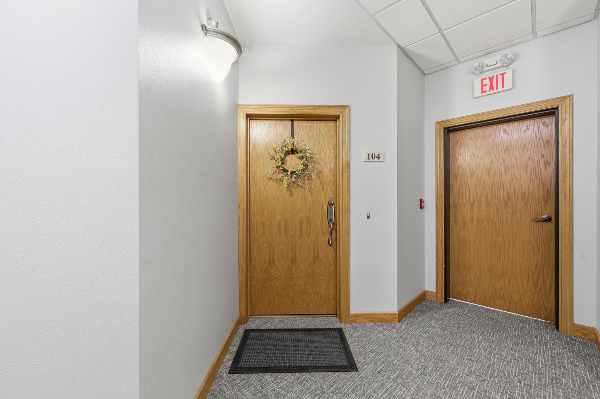 385 7th Avenue S Unit 104 Property Photo 3