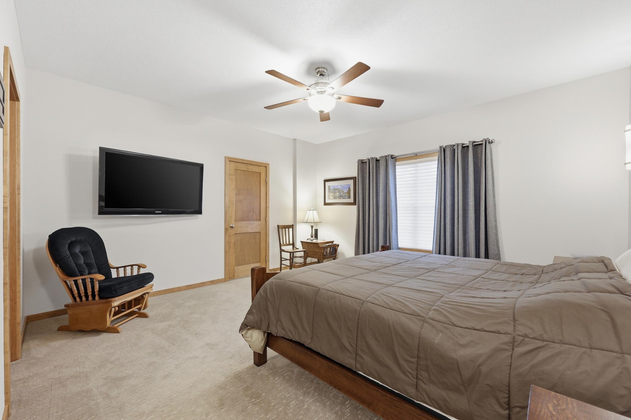 385 7th Avenue S Unit 104 Property Photo 14