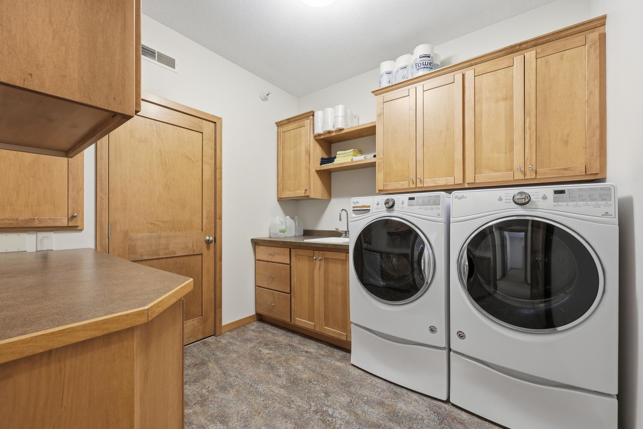 385 7th Avenue S Unit 104 Property Photo 22