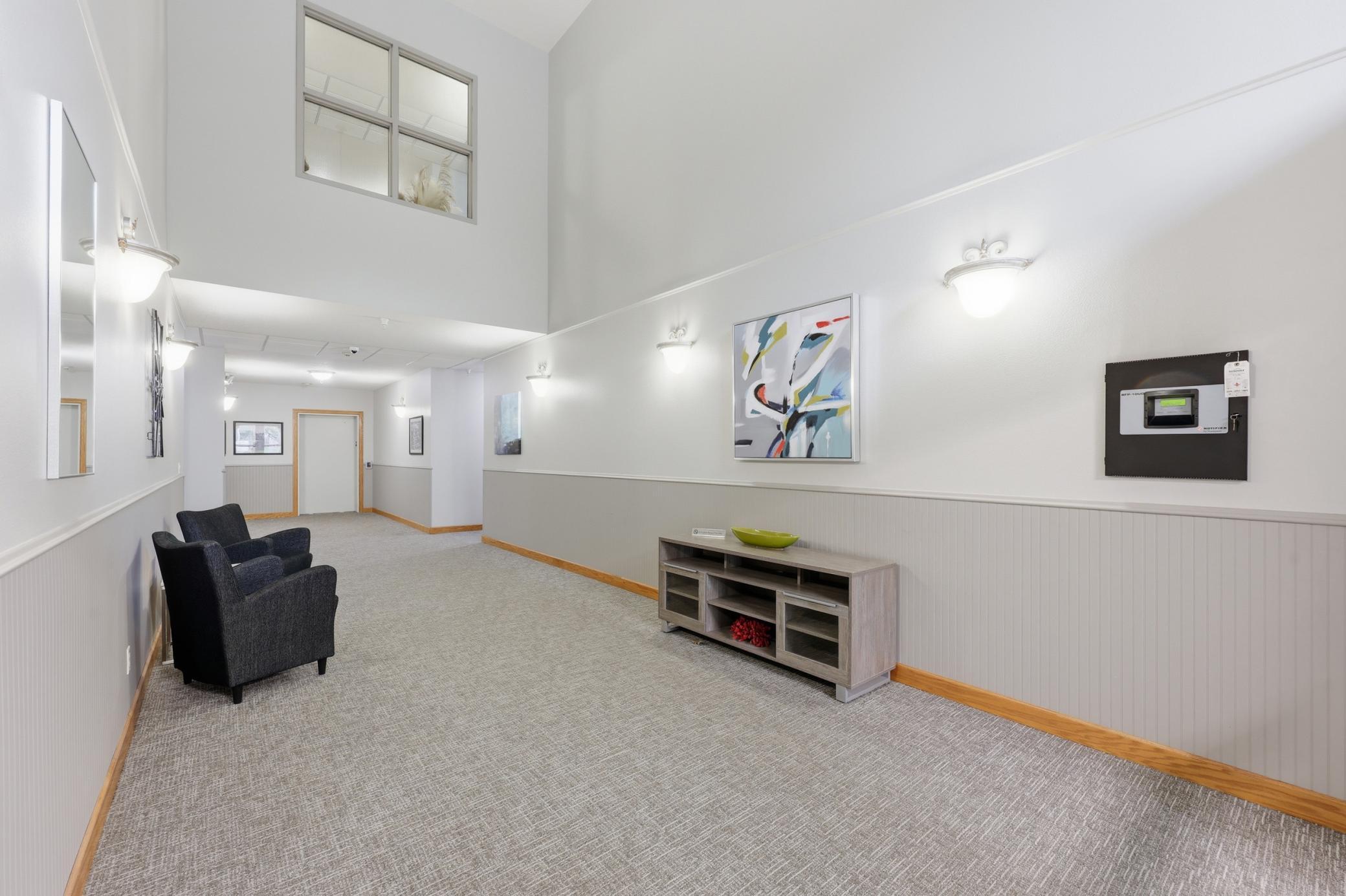 385 7th Avenue S Unit 104 Property Photo 29