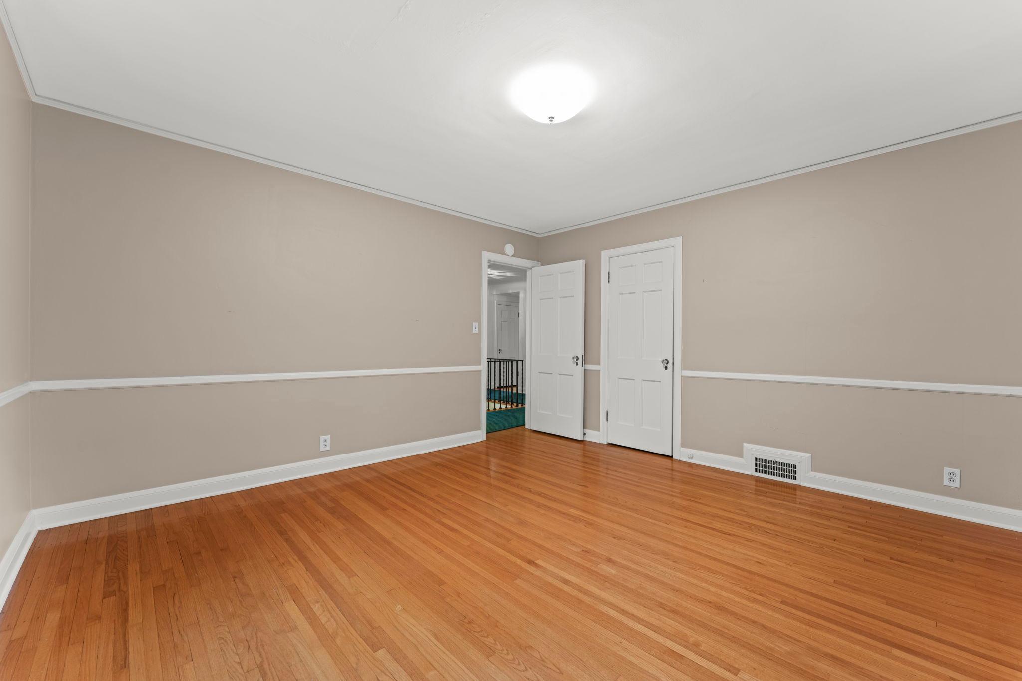 3725 Glenhurst Avenue Property Photo 48