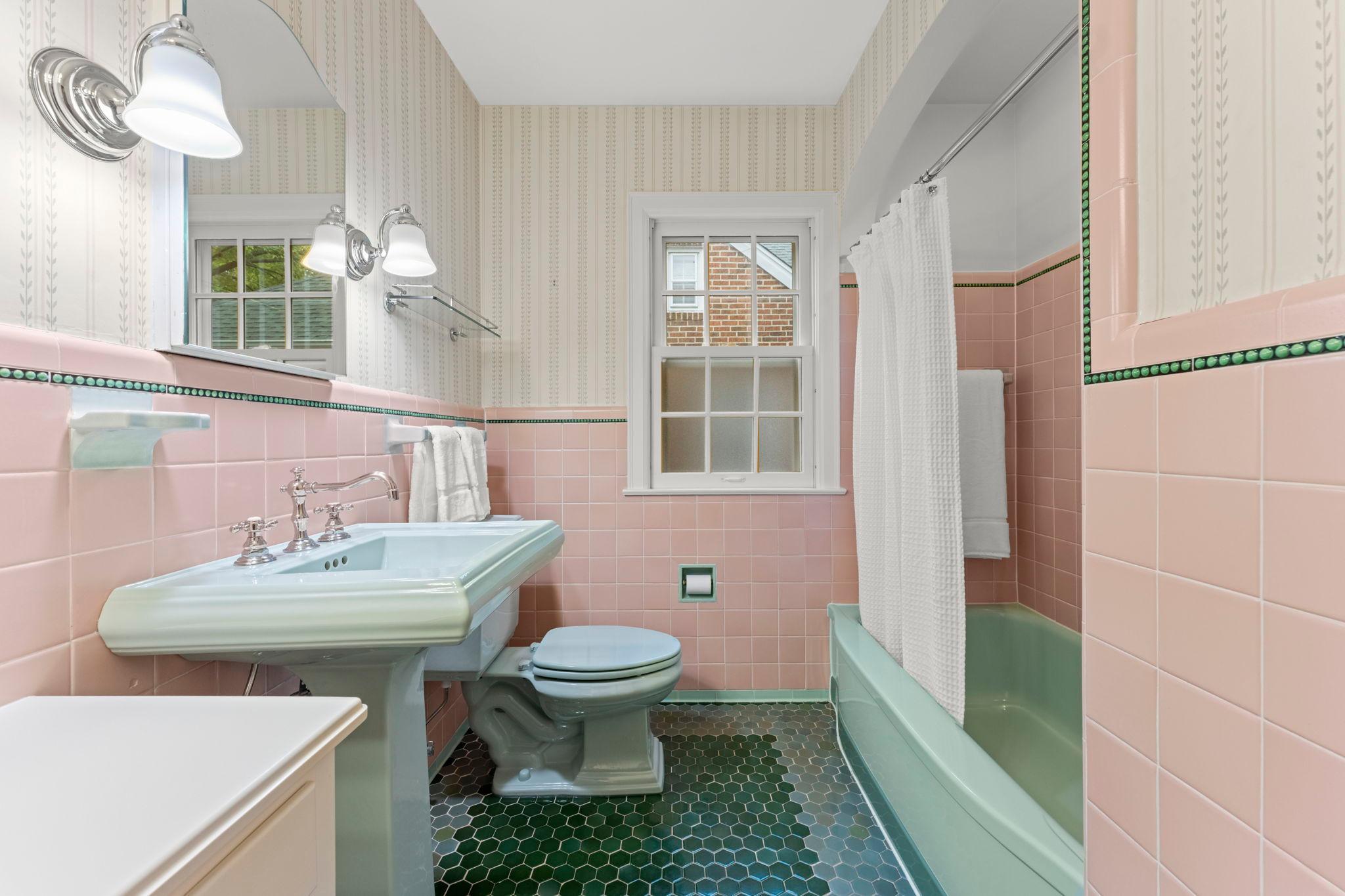 3725 Glenhurst Avenue Property Photo 49