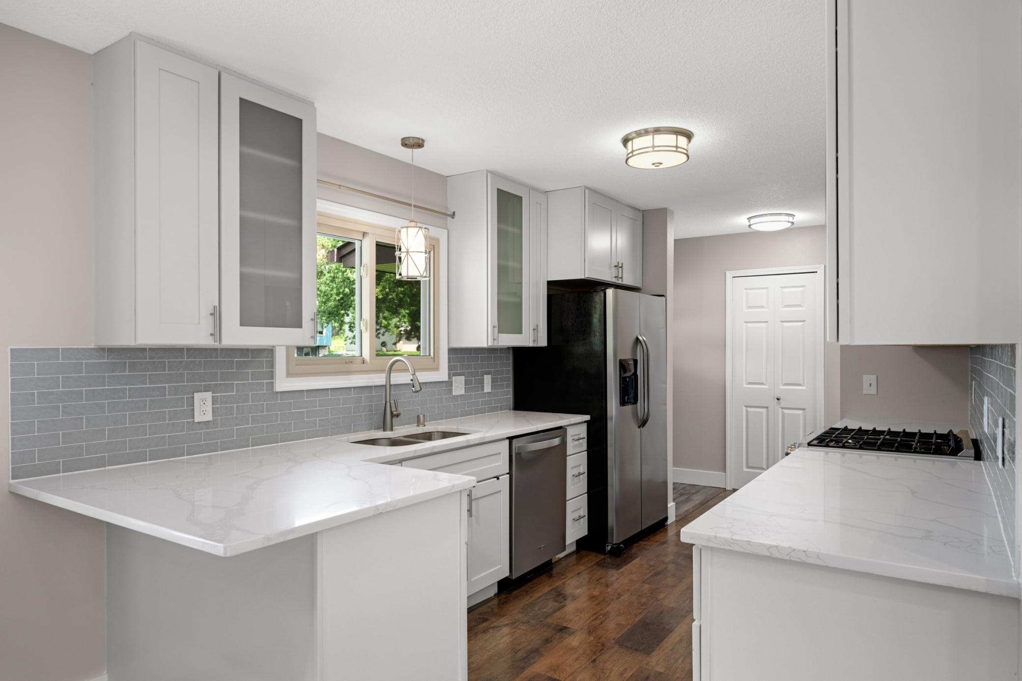 13712 E Wellington Crescent
