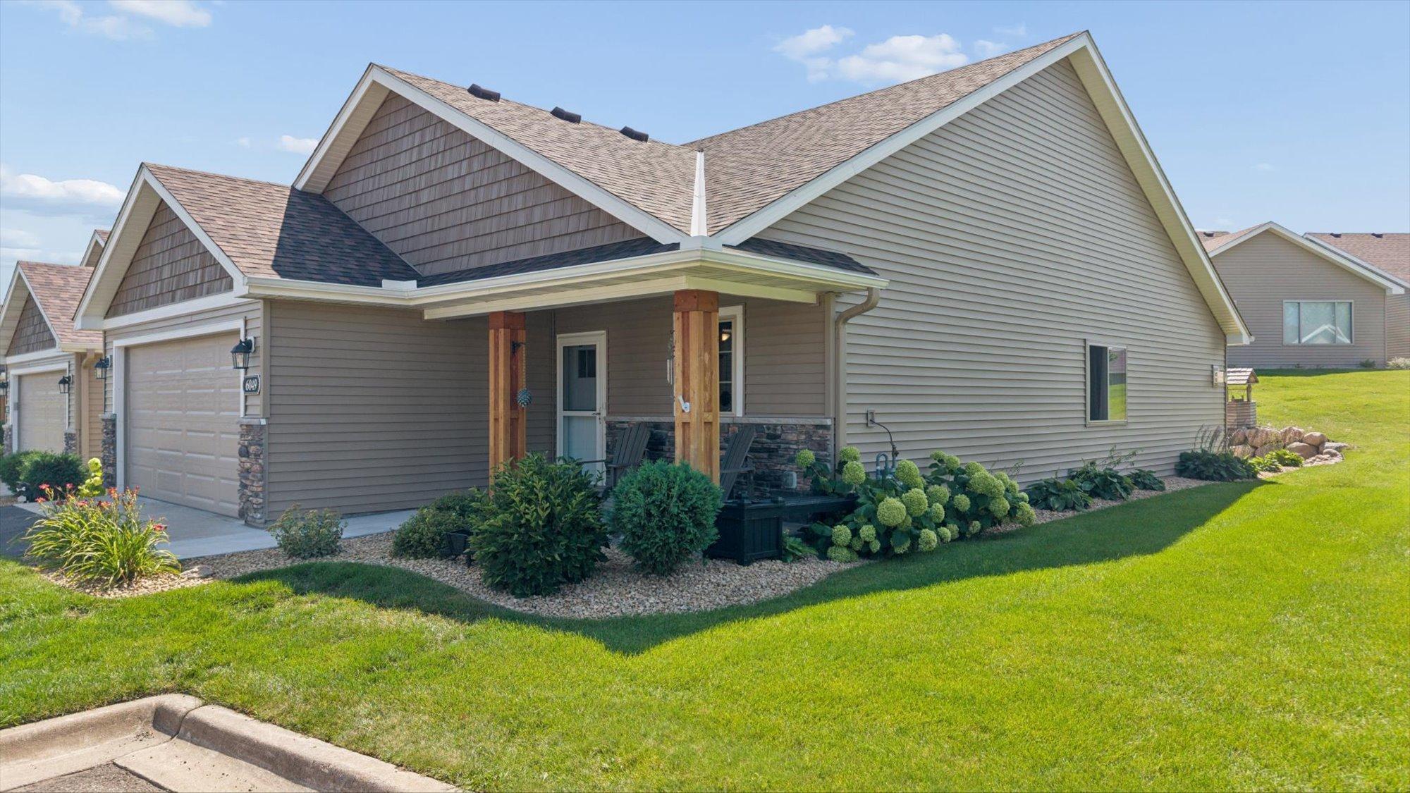 6049 Iris Lane Property Photo 1