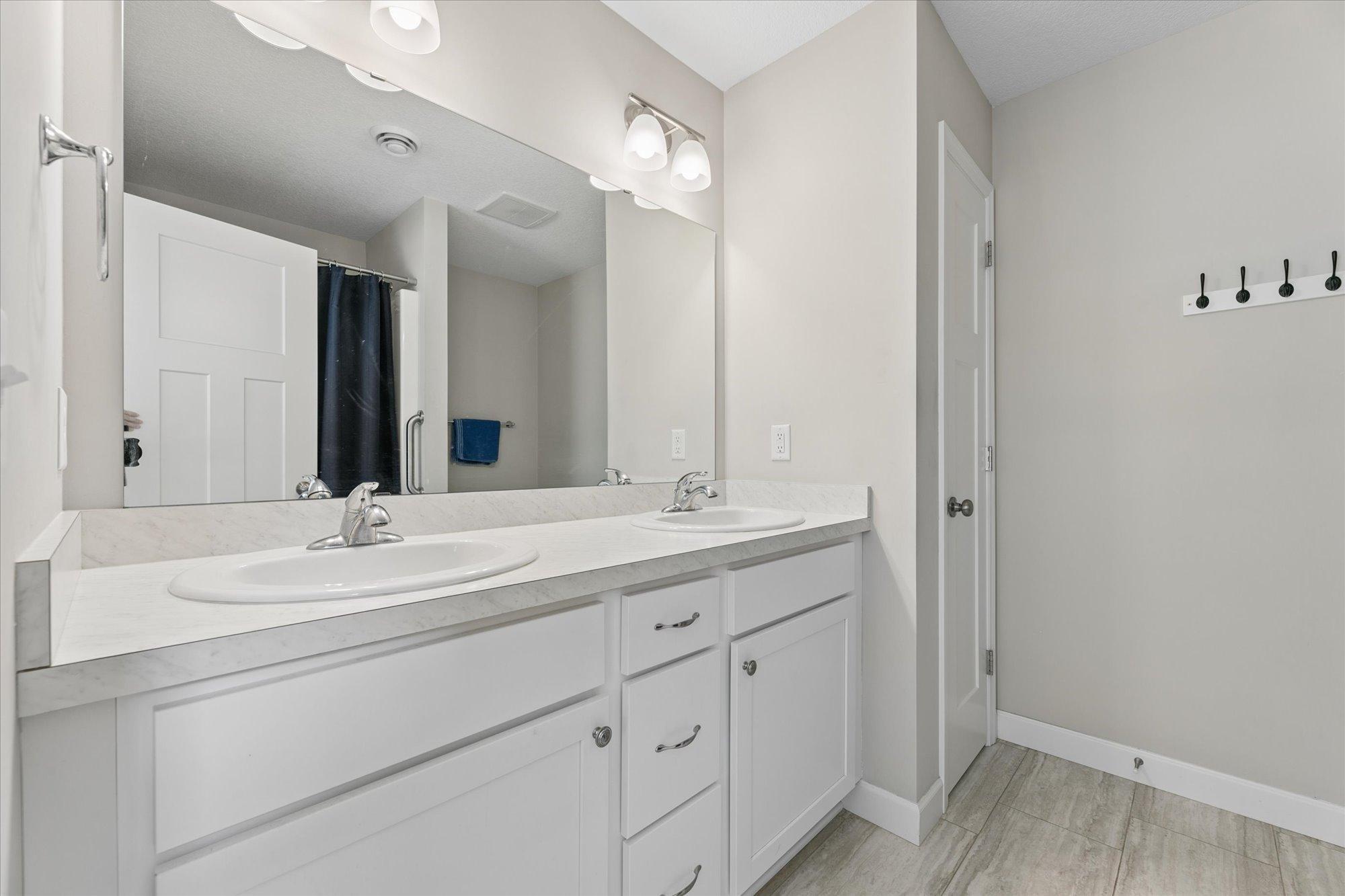 6049 Iris Lane Property Photo 22