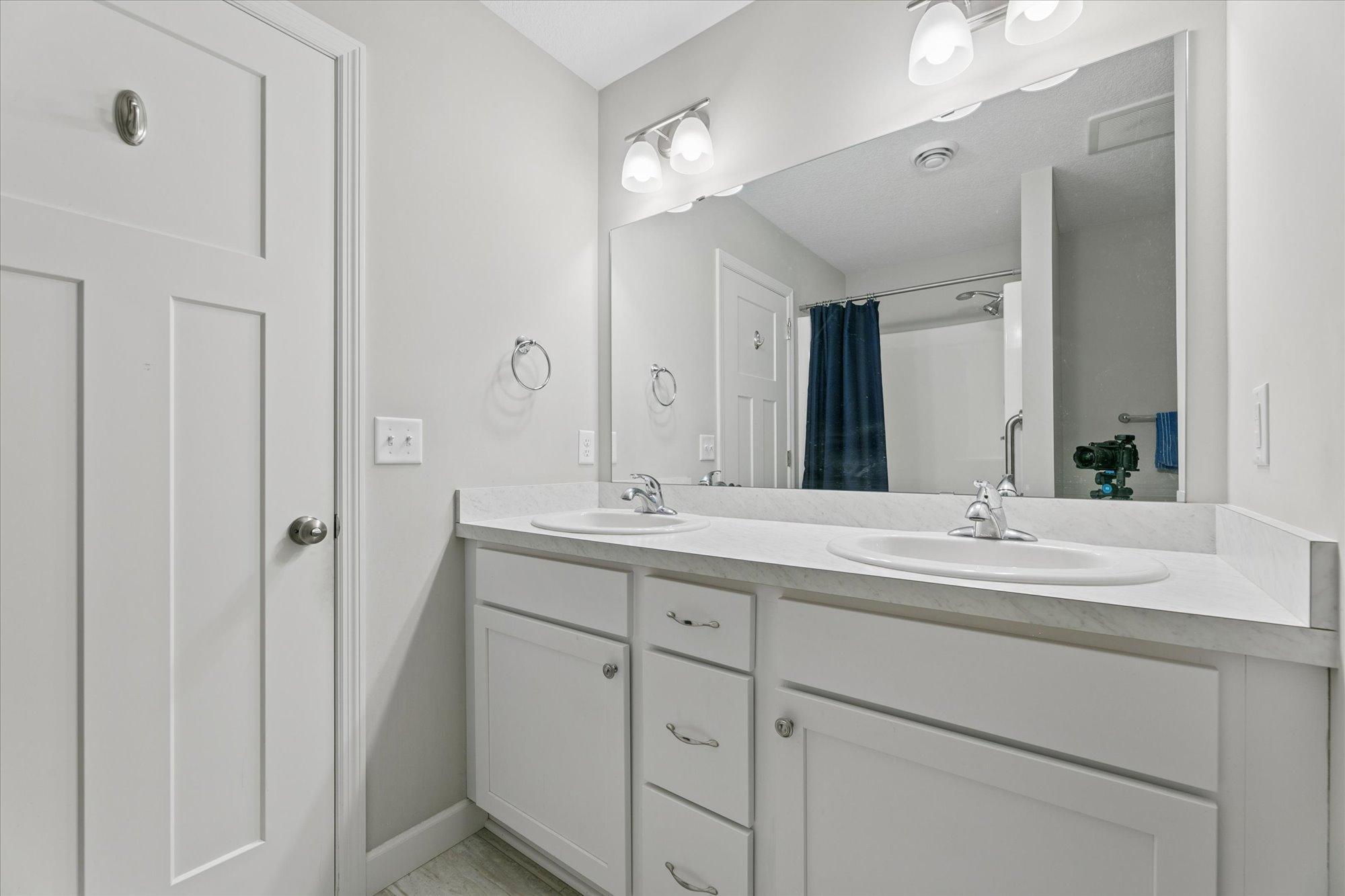 6049 Iris Lane Property Photo 23