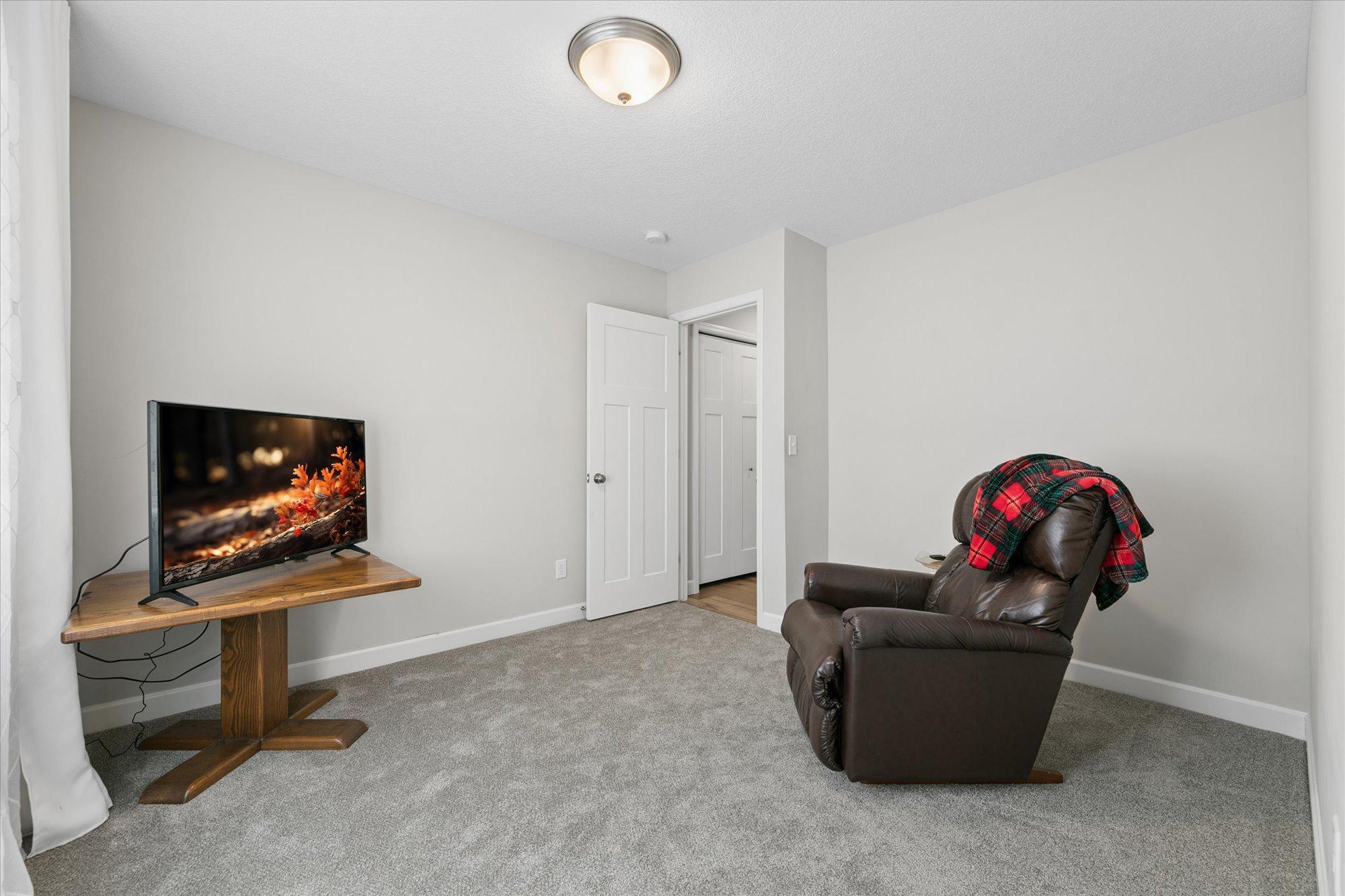 6049 Iris Lane Property Photo 28